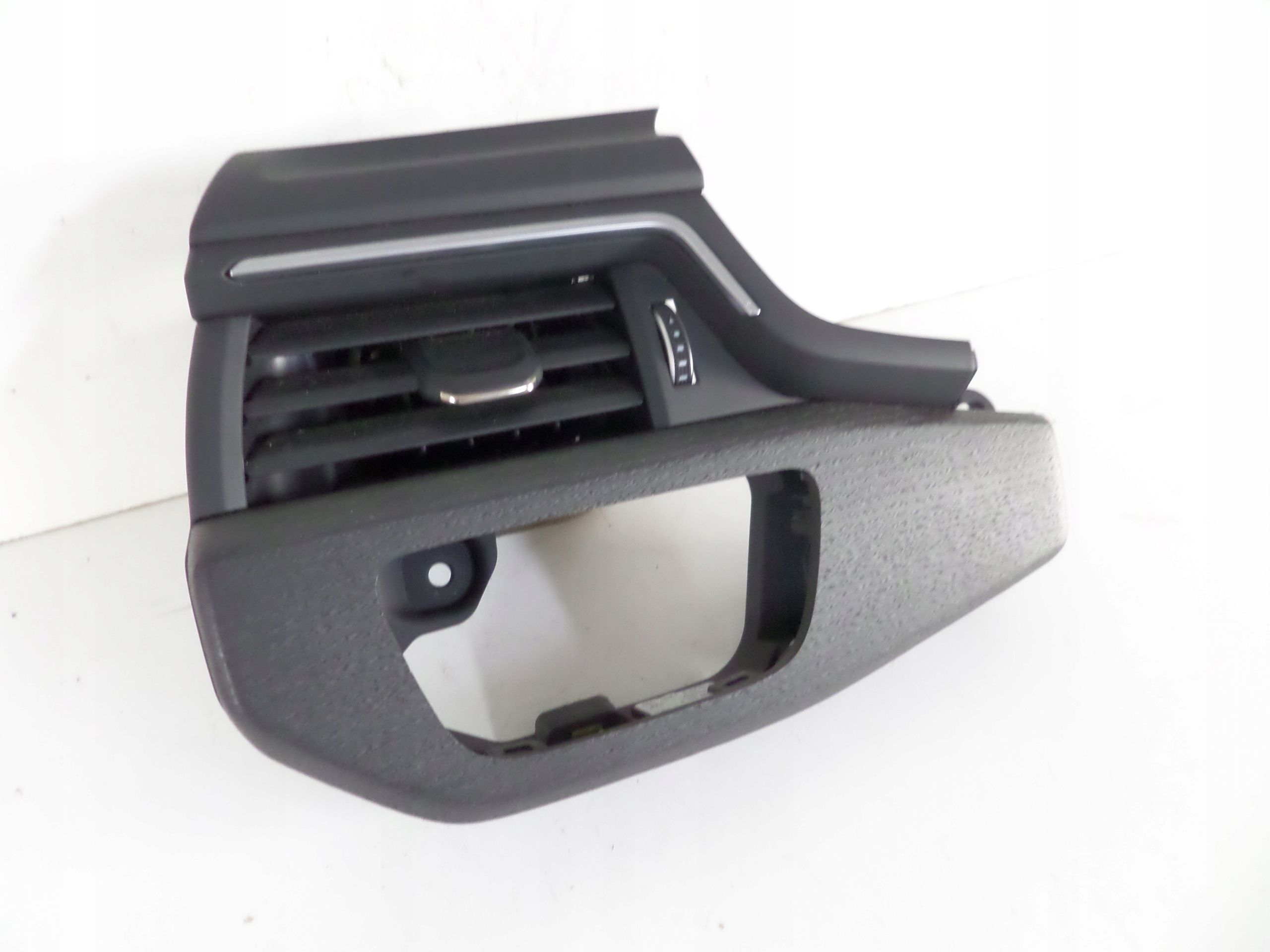 LAVY VYDUCH FUKAR KURENIA AUDI A4 B9 15-