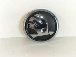 ZNAK EMBLEM logo ZADNEJ KAPOTY SKODA YETI 09- ZNAK EMBLEM logo ZADNEJ KAPOTY SKODA YETI 09-