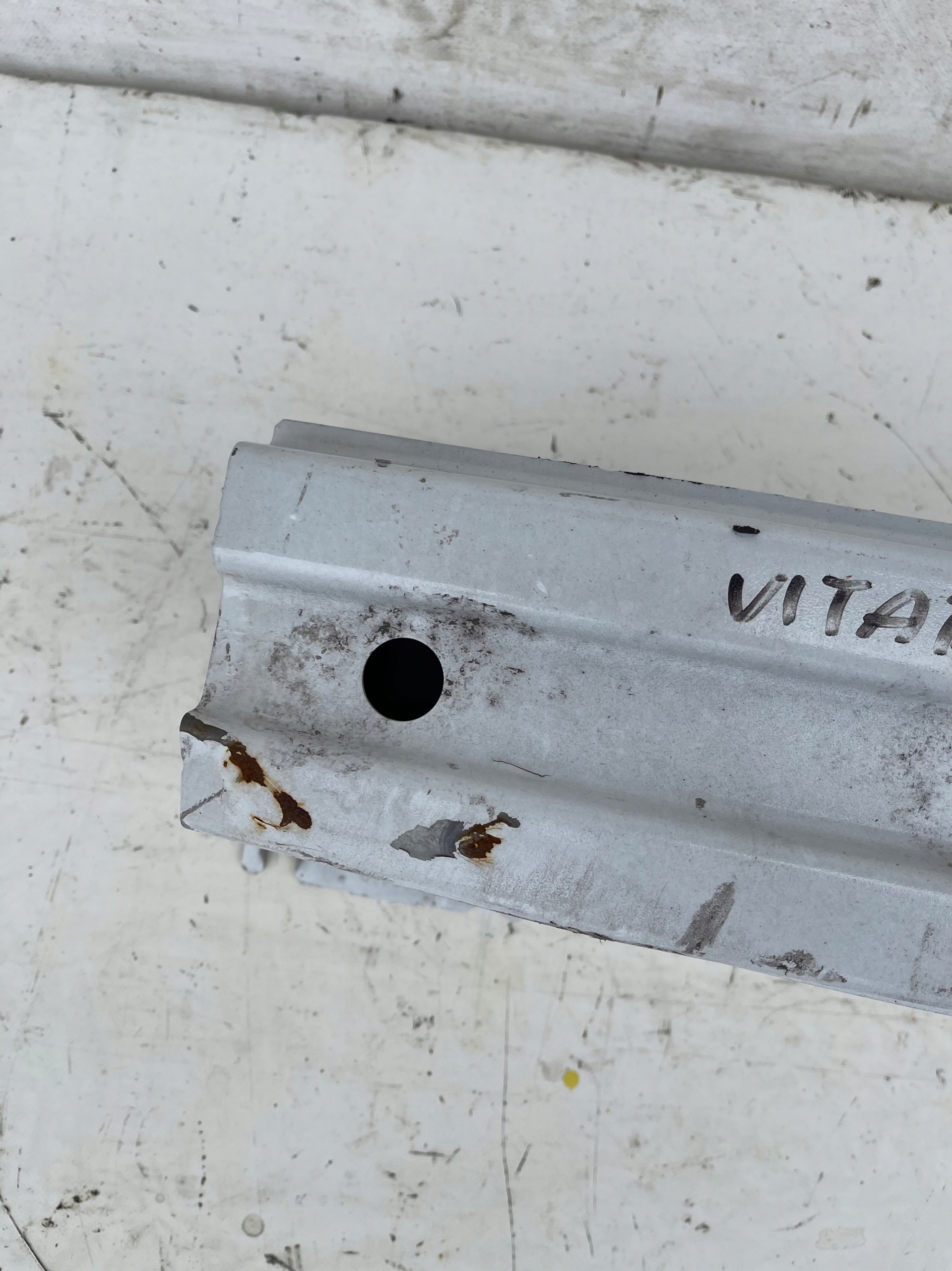 VÝSTUHA ZADNÉHO NÁRAZNÍKA SUZUKI VITARA 15-