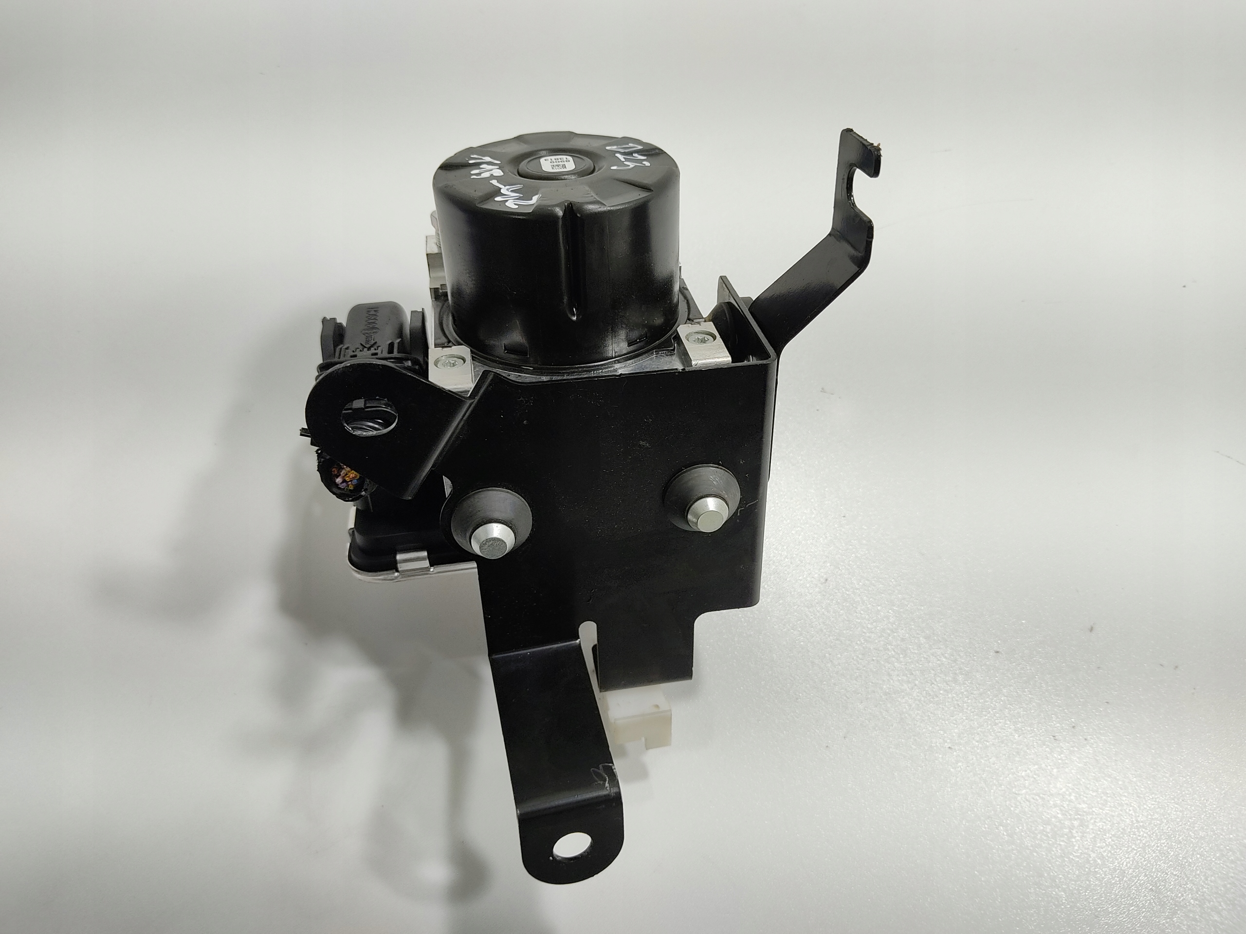 RIADIACA JEDNOTKA KOCKA ABS NISSAN NAVARA IV D23 NP300 2.3 DCI 476605JU0A 2015-2022