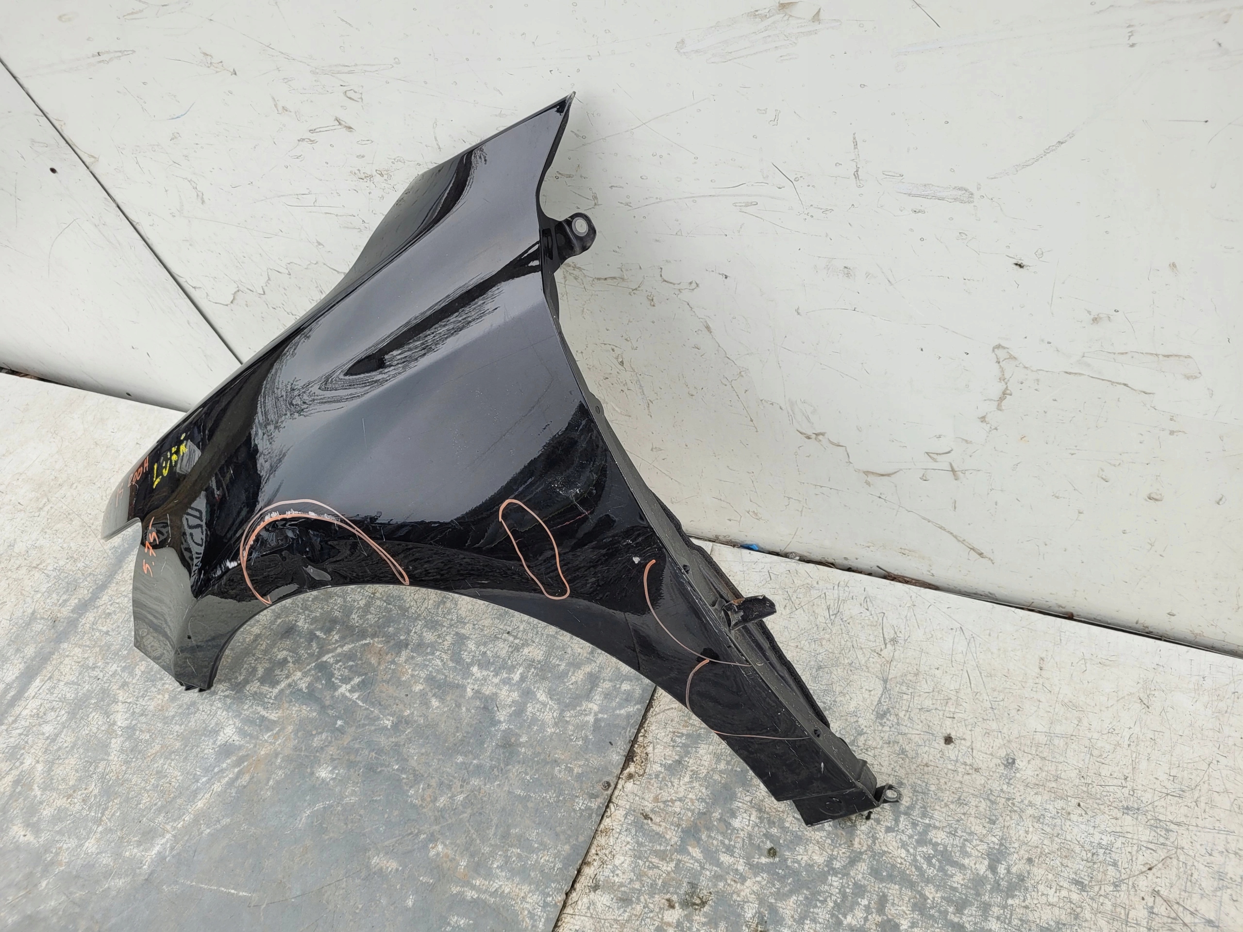 LEXUS CT 200H BLATNIK 010-022 ĽAVÝ PREDNÝ