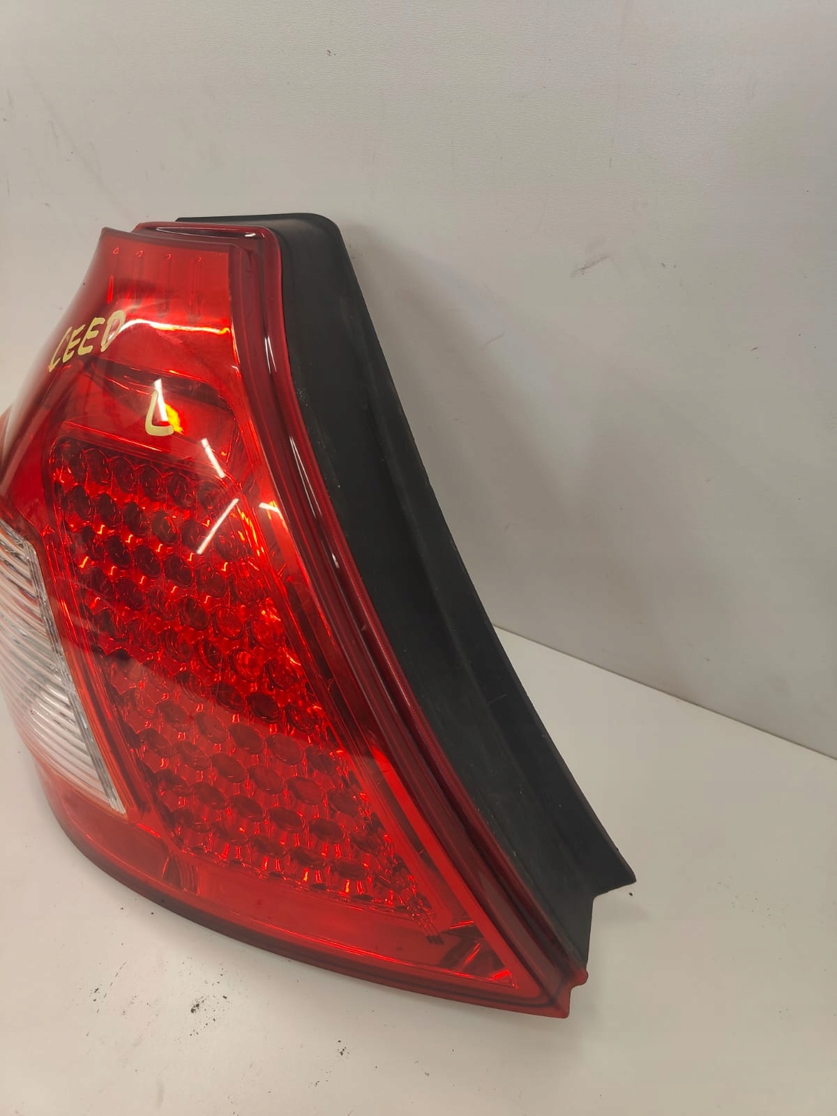 Kia ceed lift ZADNE SVETLO ZADNA LAVA