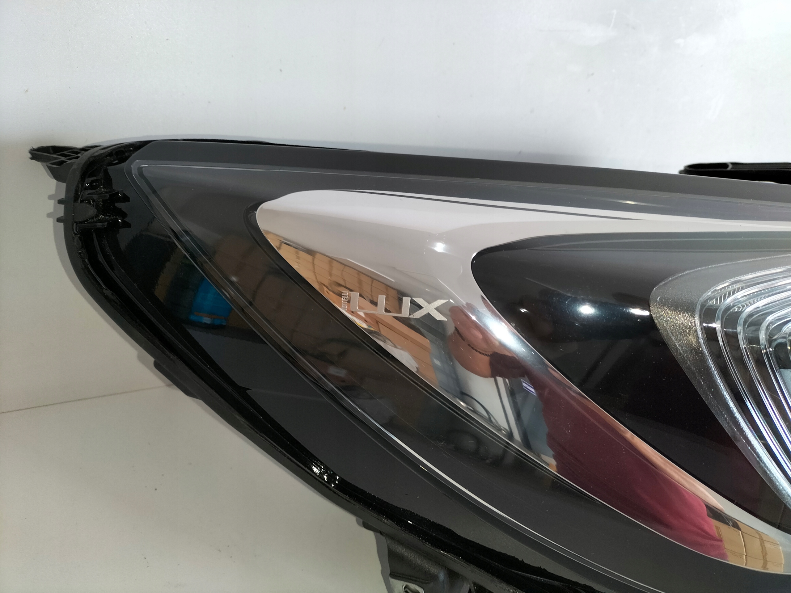 PRAVE PREDNE SVETLO OPEL ASTRA V K 15- INTELLI LUX FULL LED