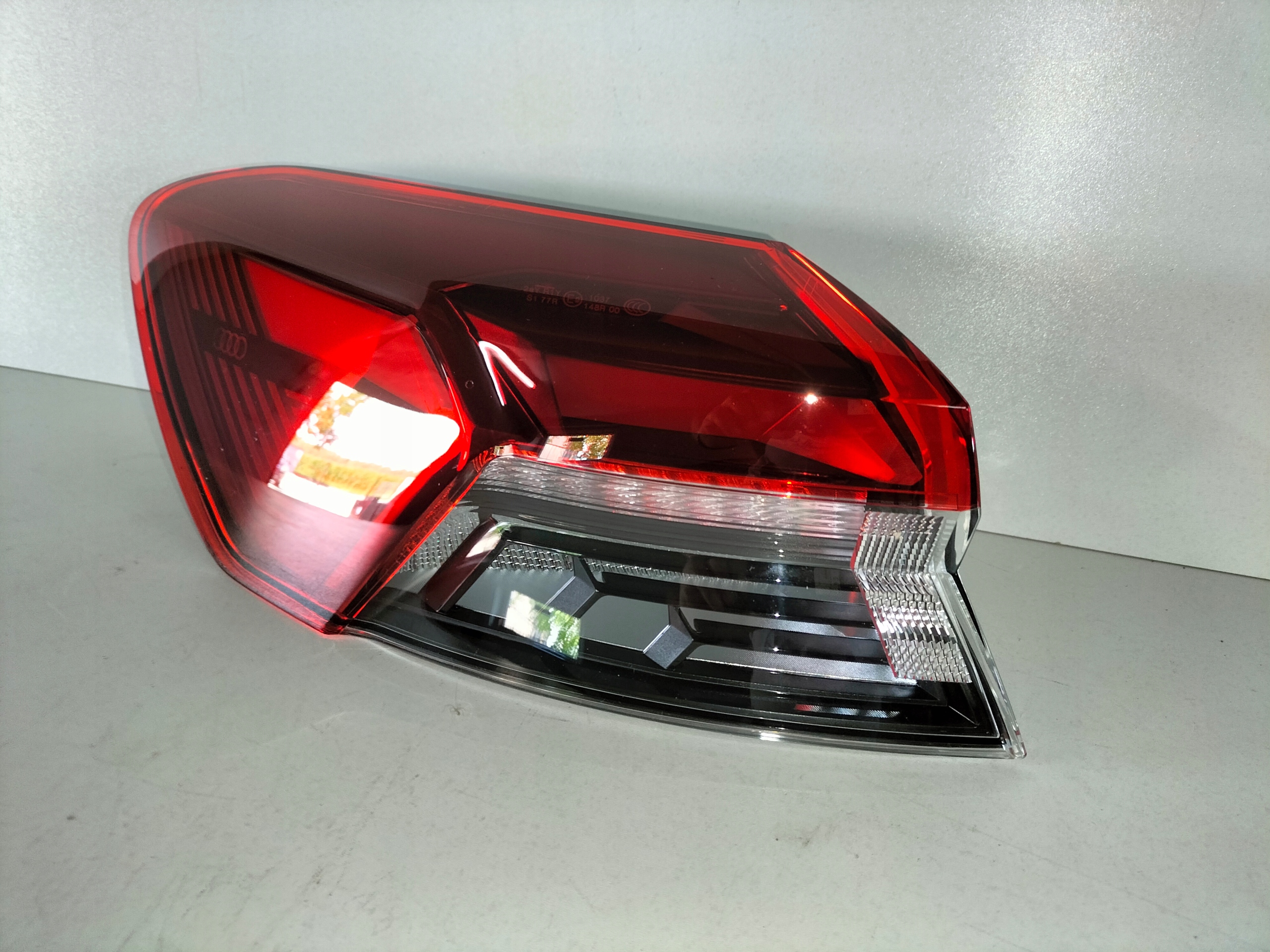 LAVE ZADNE SVETLO AUDI Q4 E-TRON 22-