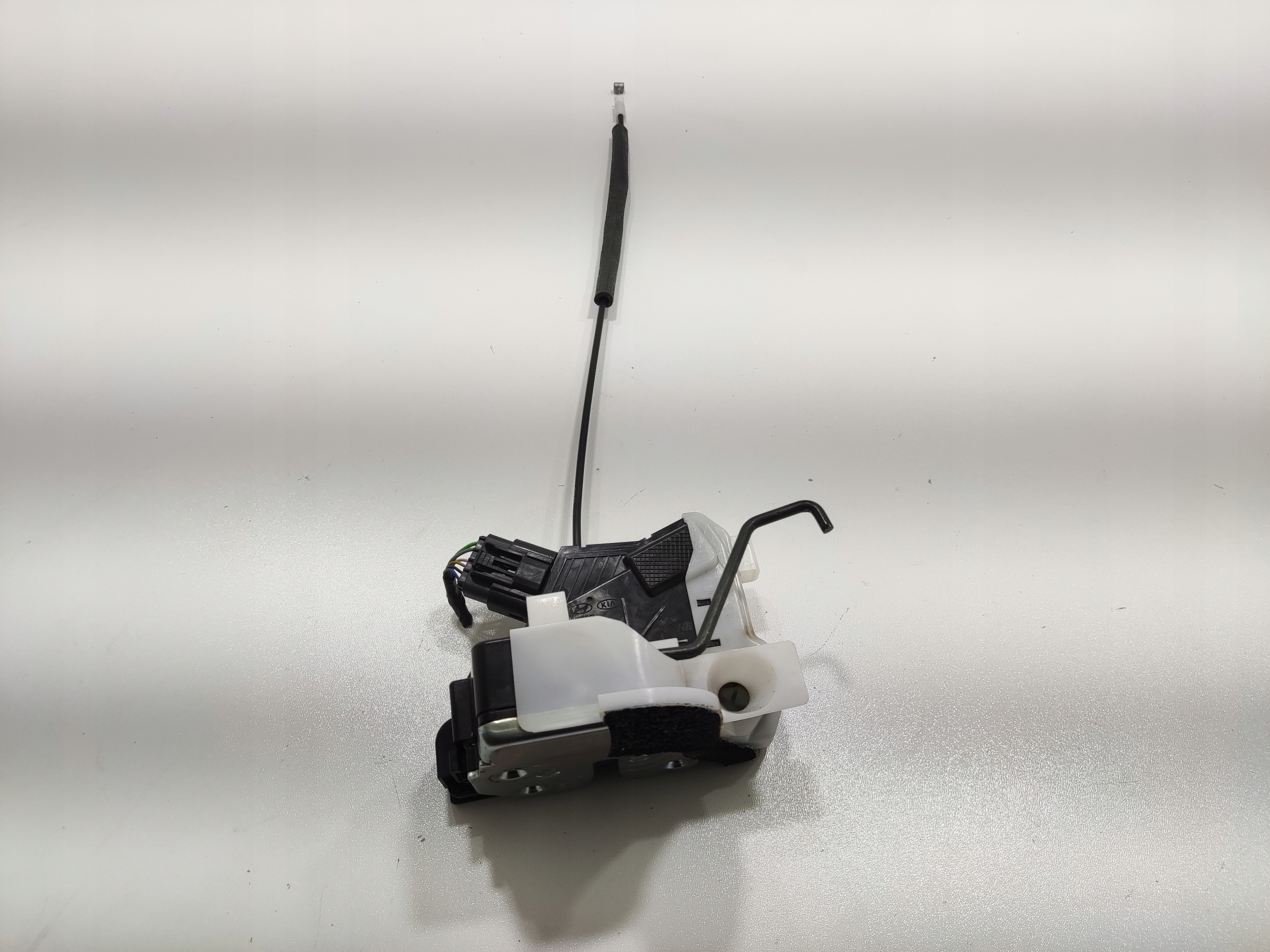 ZAMOK LAVYCH PREDNYCH DVERI HYUNDAI I20 II 81310-C8020 6 PIN EUROPA 14-