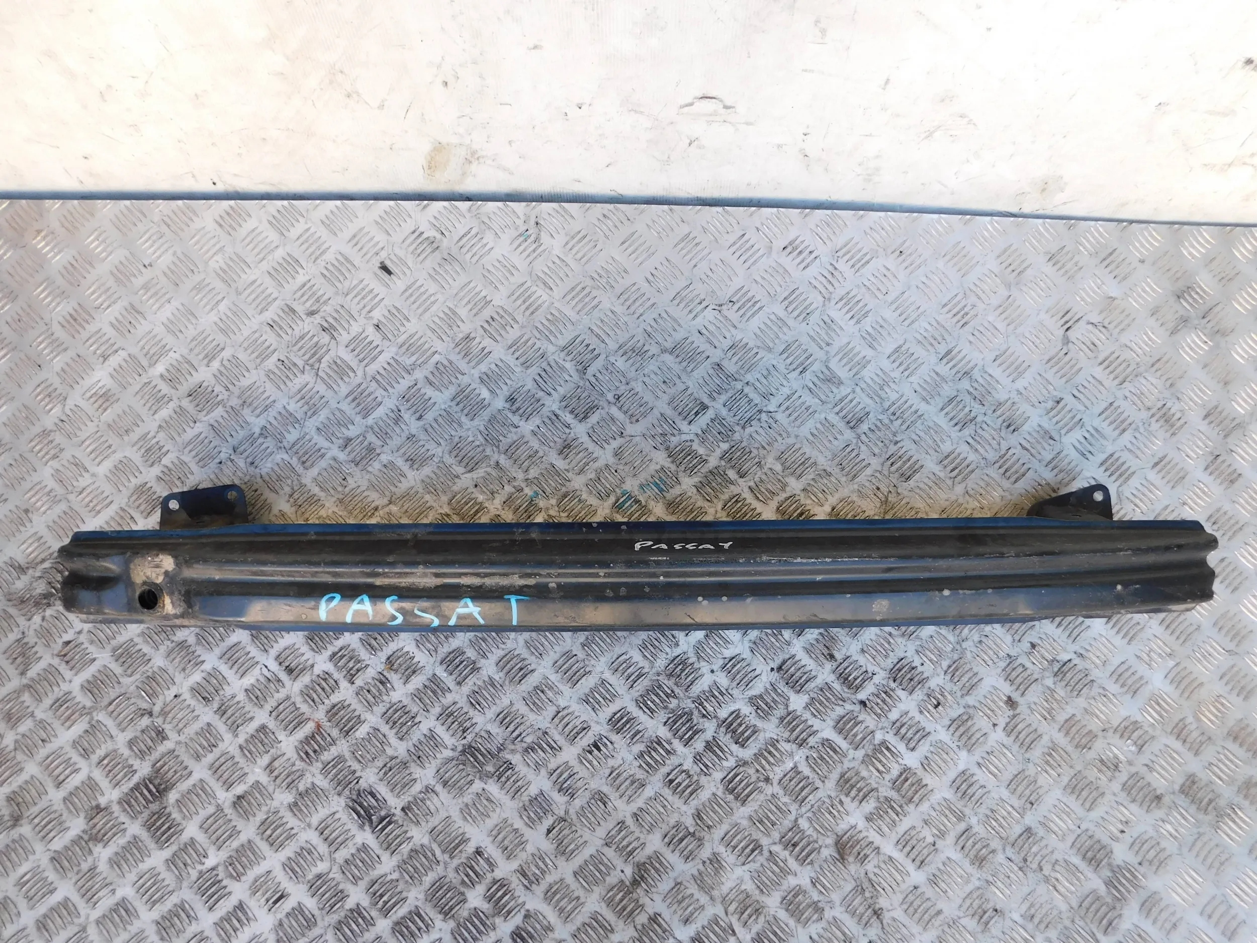 VÝSTUHA ZADNÉHO NÁRAZNÍKA VW PASSAT B7 KOMBI