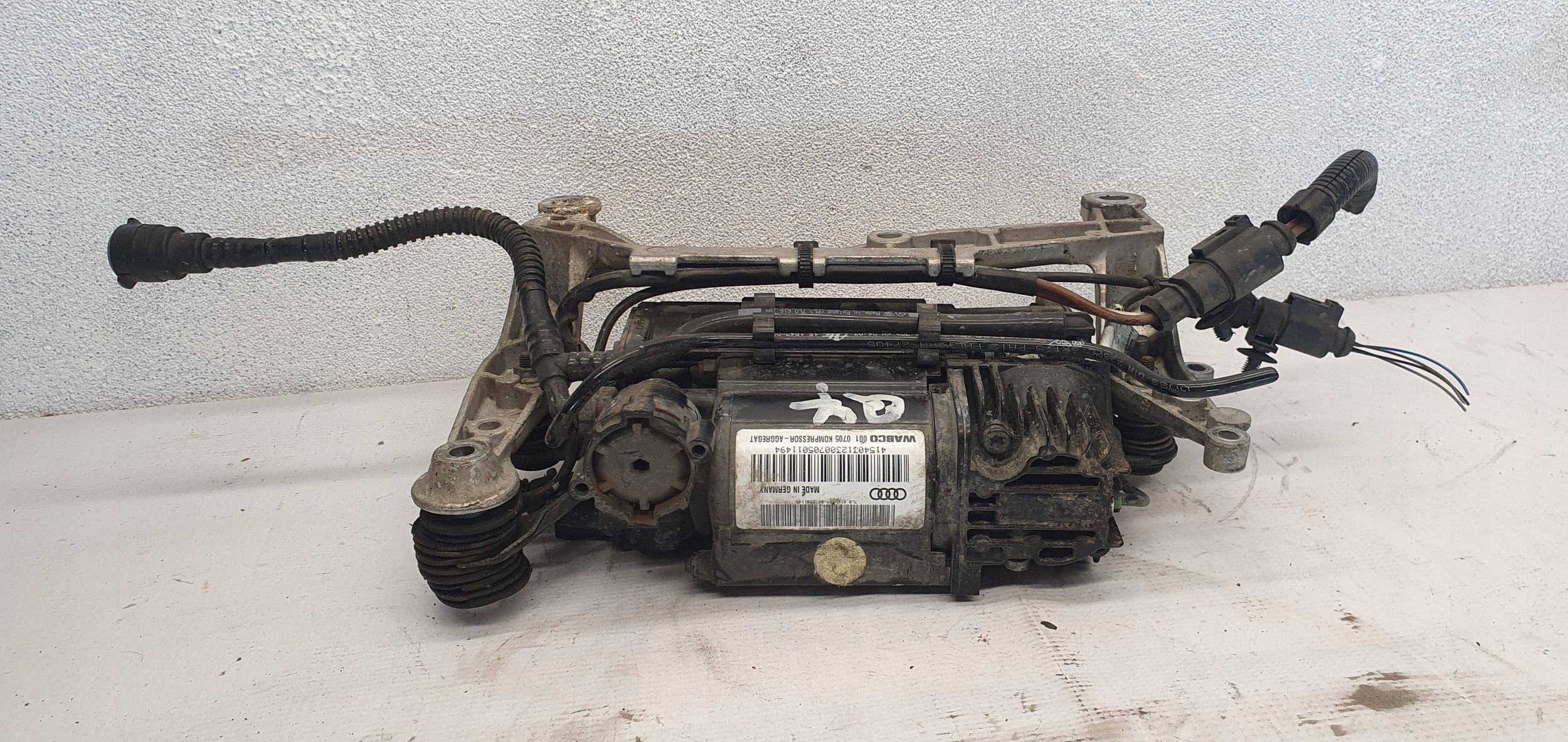 Audi Q7 4L 7L8616006B KOMPRESOR PODVOZKU