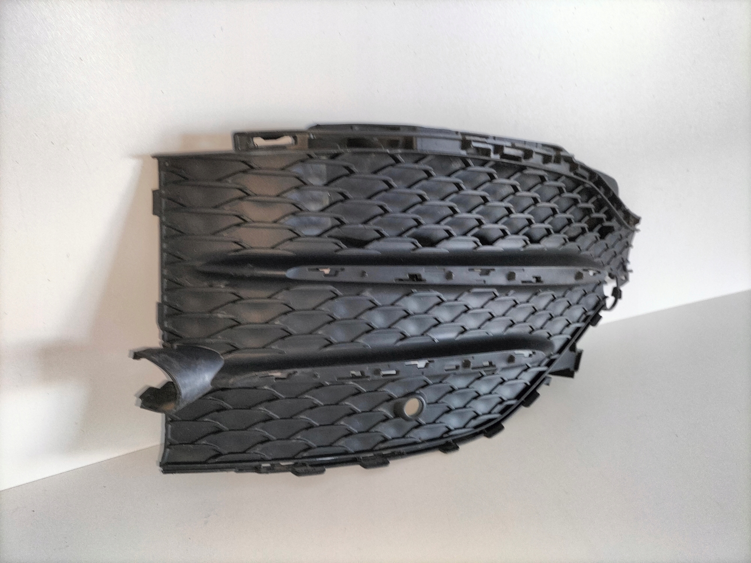 KRYTKA MRIEZKA PREDNEHO NARAZNIKA PRAVA MERCEDES GLE W167 19- AMG