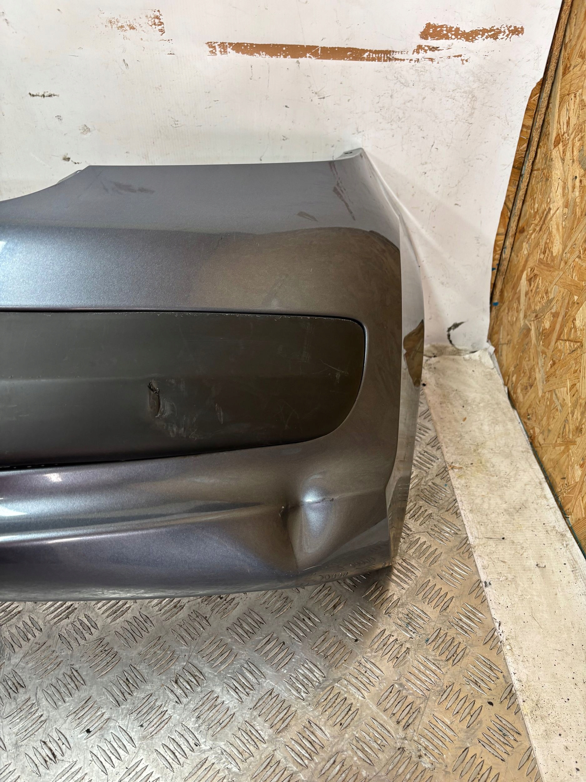 ZADNÝ NÁRAZNÍK PEUGEOT 207 HB