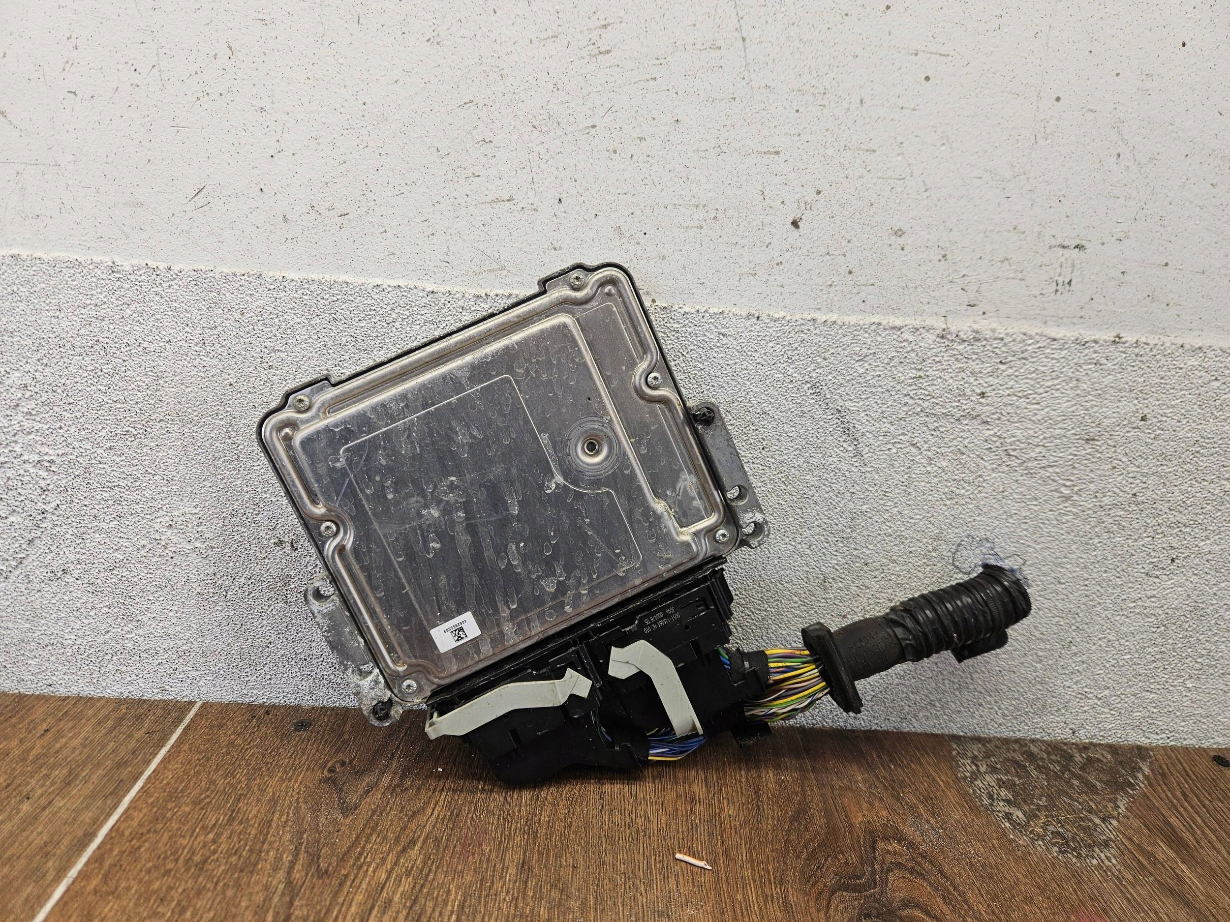 Ford Focus mk3 lift 1.5 tdci 0281034041 RIADIACA JEDNOTKA MOTORA