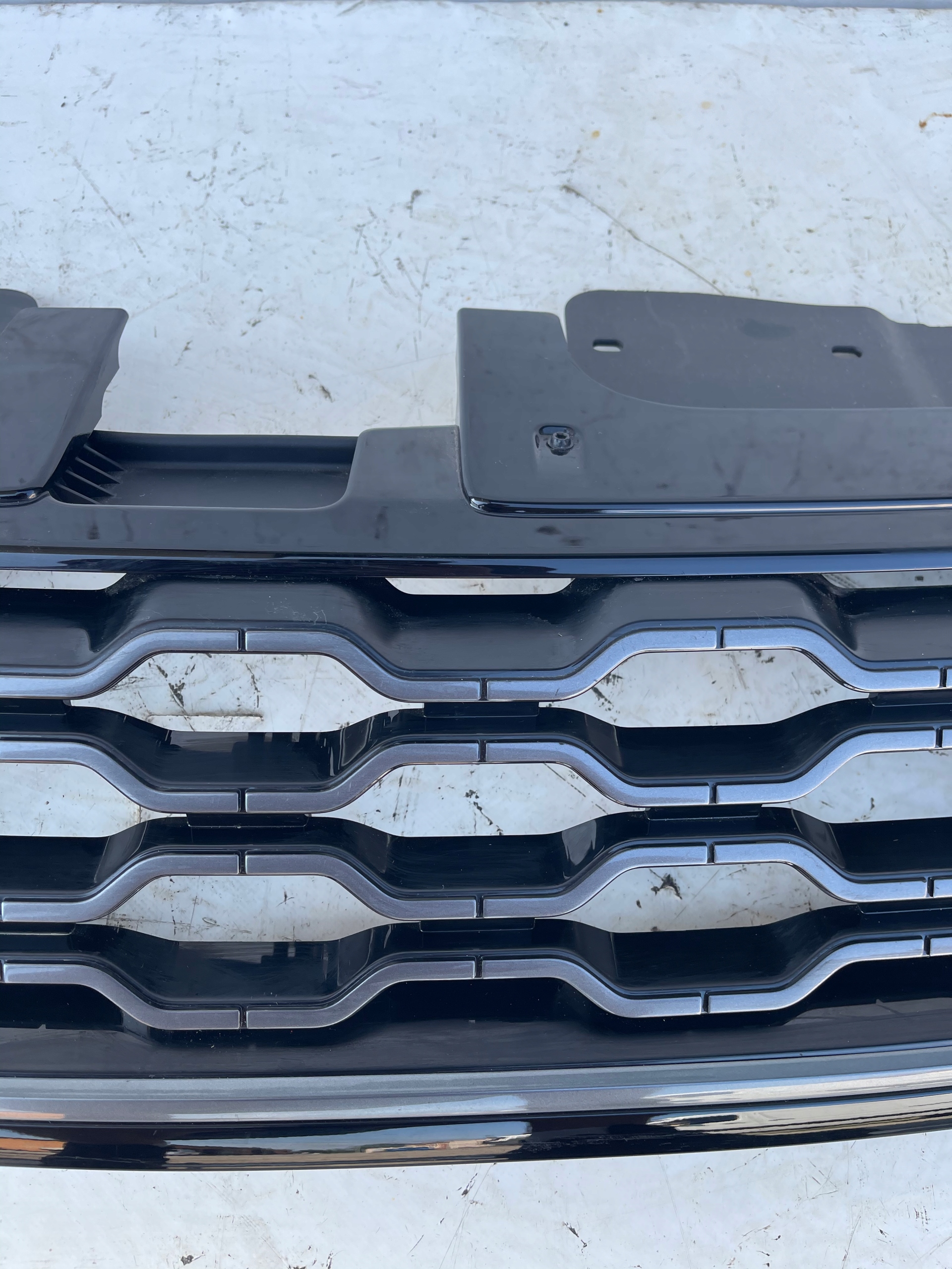 MRIEZKA LISTA LAND ROVER EVOQUE II 18-