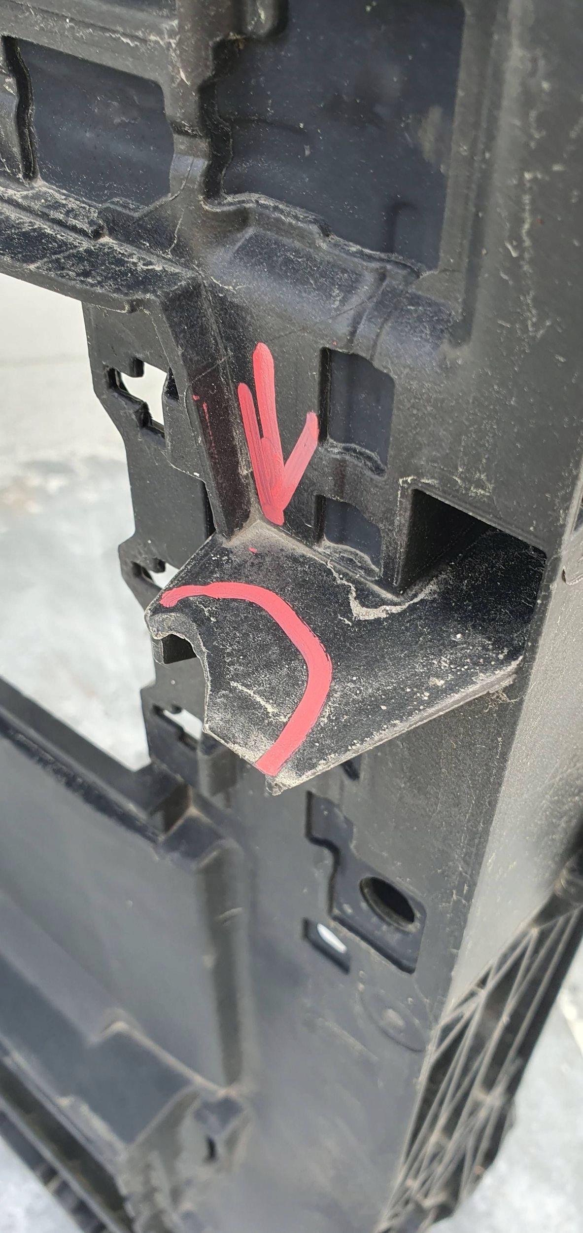 Ford Fiesta mk8 H1BB-8B041-C PREDNÉ PÁS