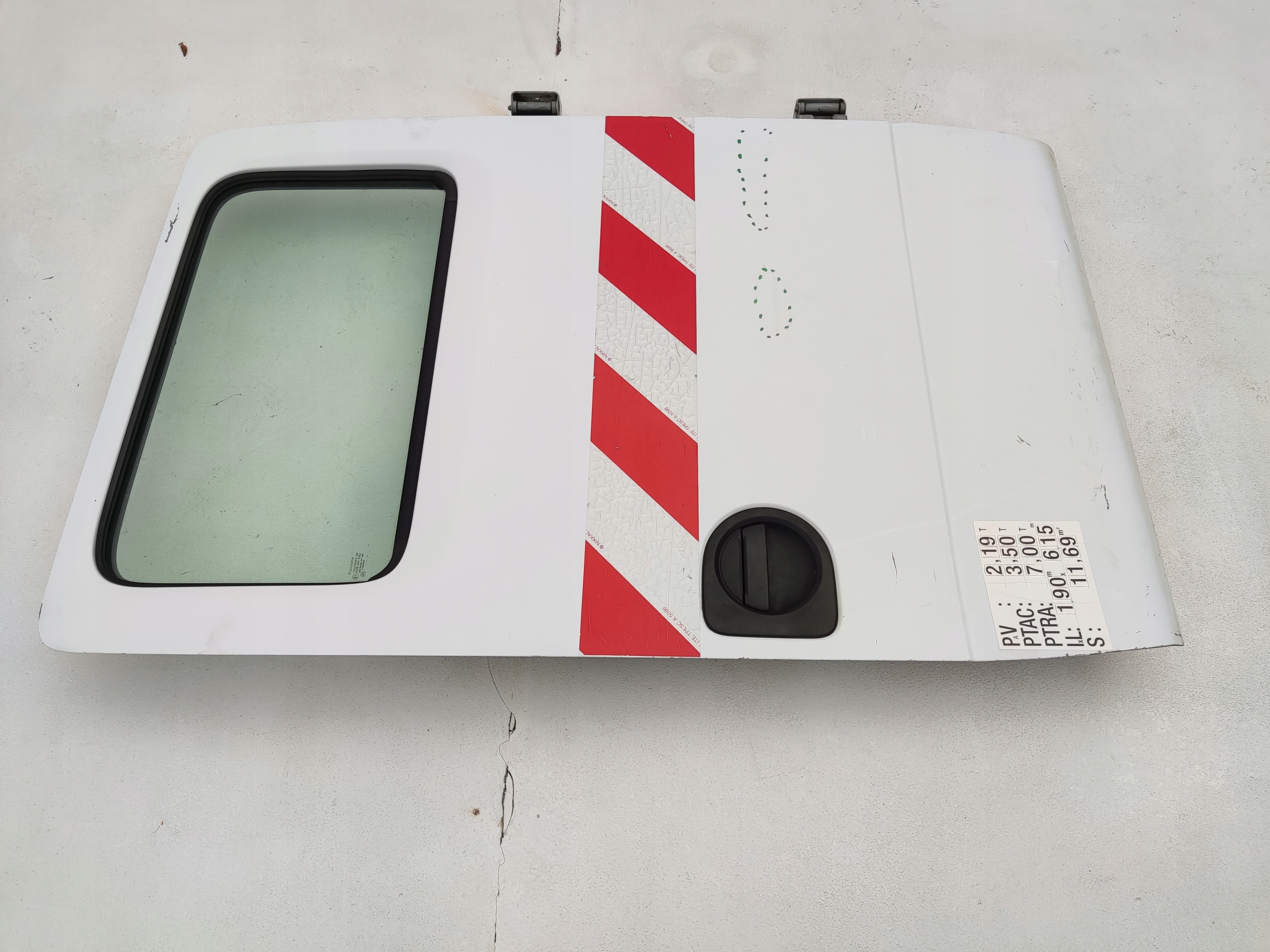 PRAVE ZADNE DVERE DOKA DVOJ KABÍNA RENAULT MAXITY NISSAN CABSTAR