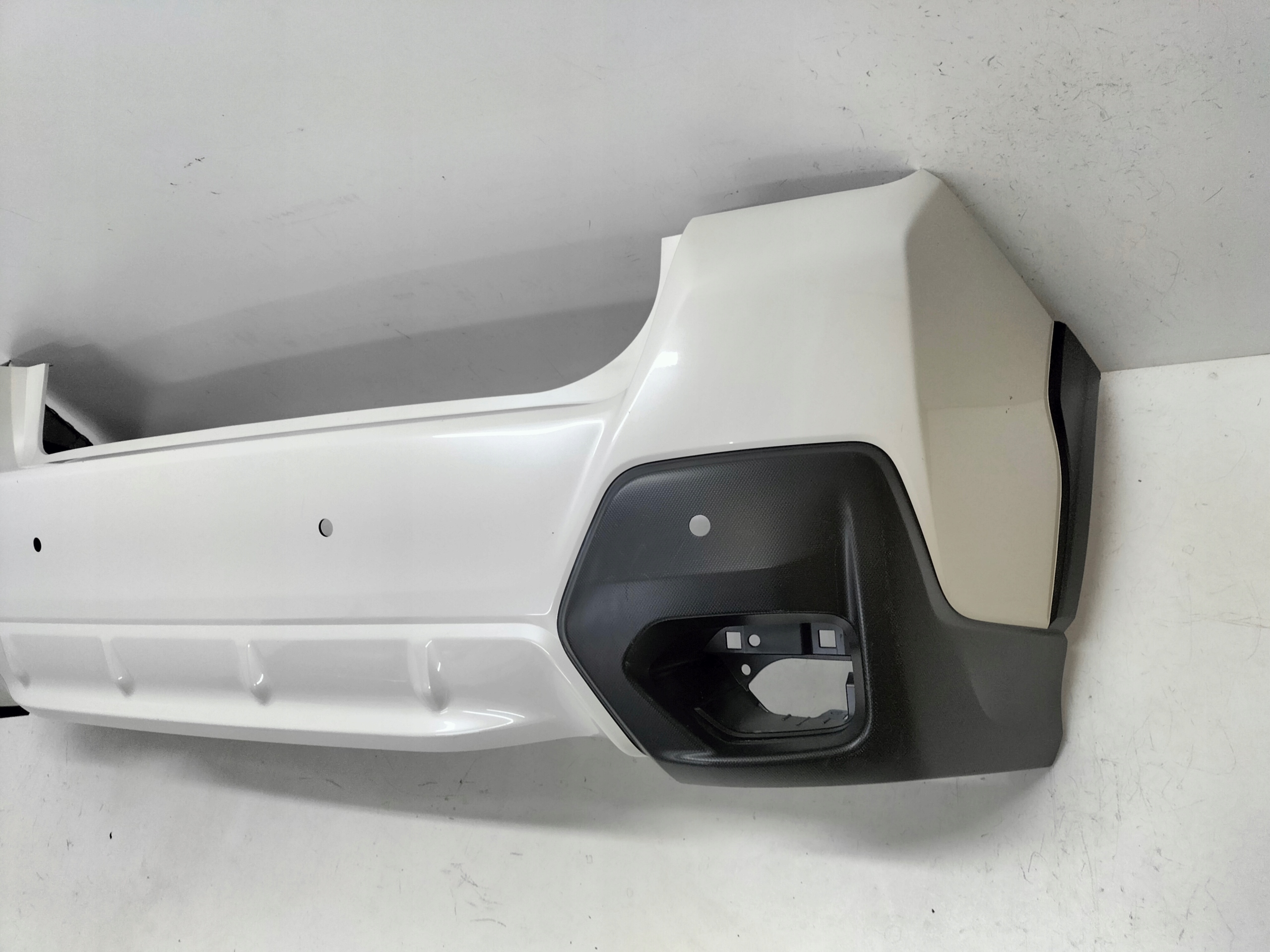 ZADNÝ NÁRAZNÍK SUBARU XV CROSSTREK 17-