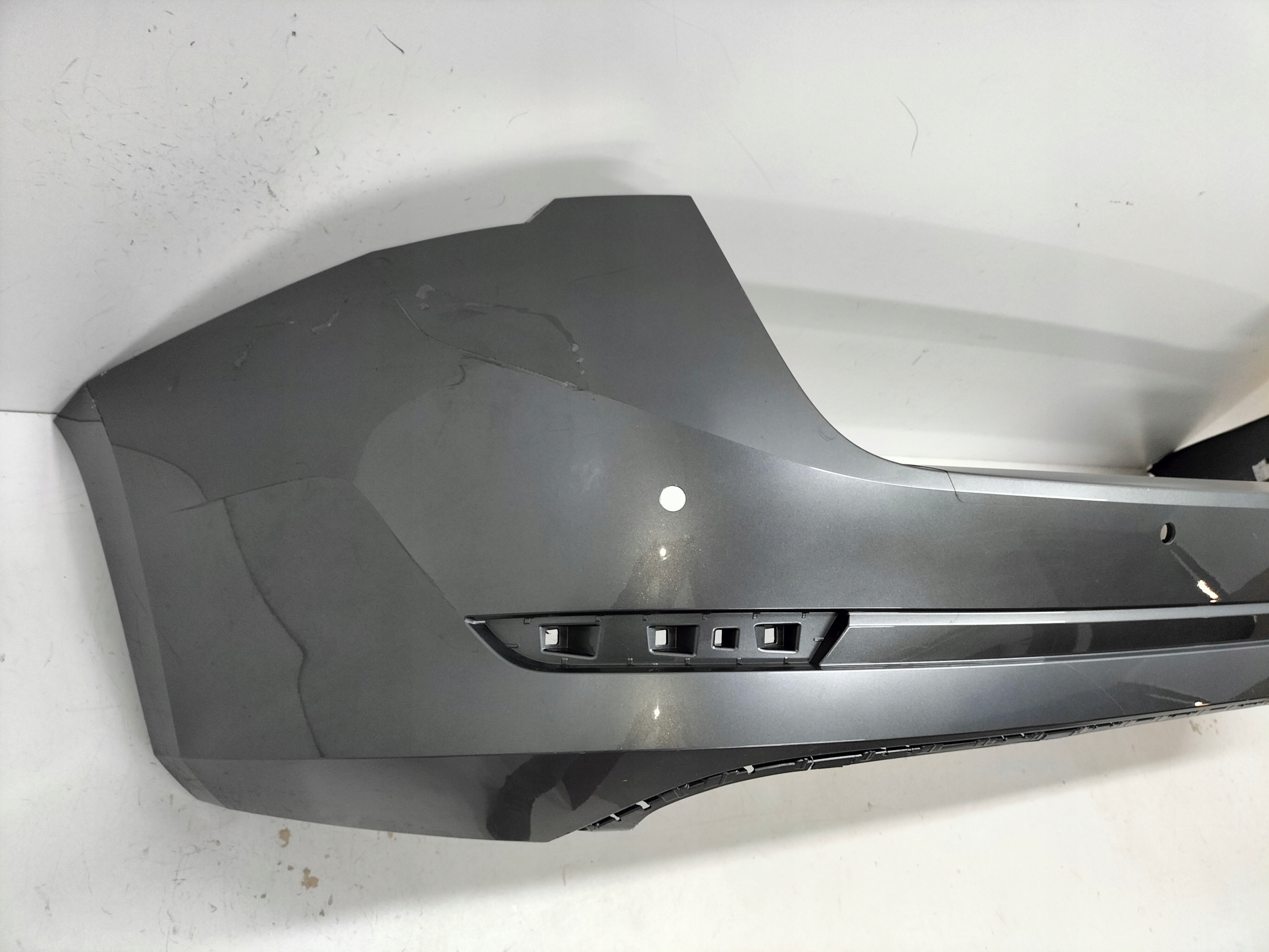 ZADNÝ NÁRAZNÍK SKODA OCTAVIA 4 IV 19- KOMBI