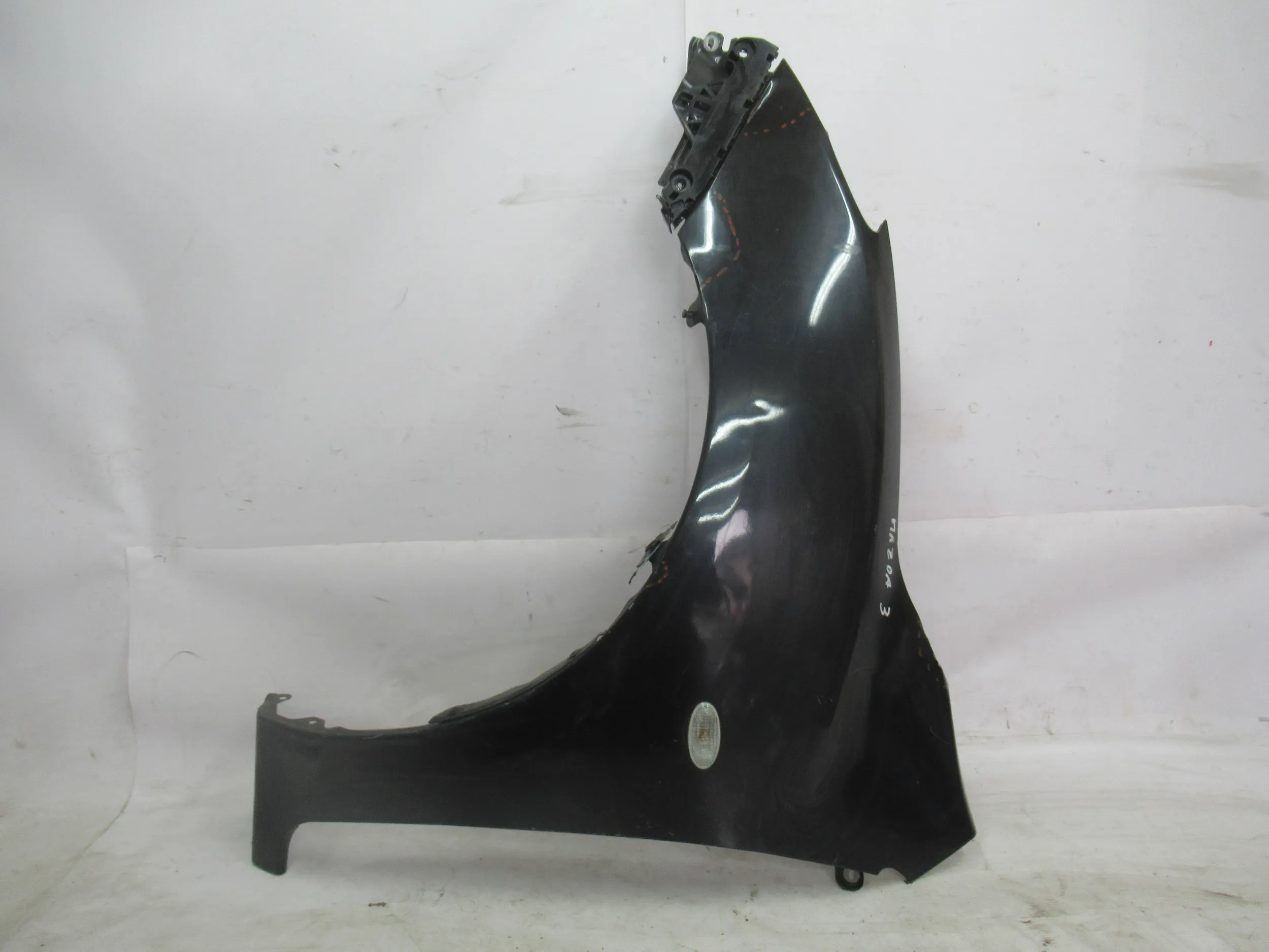 BLATNIK PREDNÝ LAVY Mazda 3 BL 09-