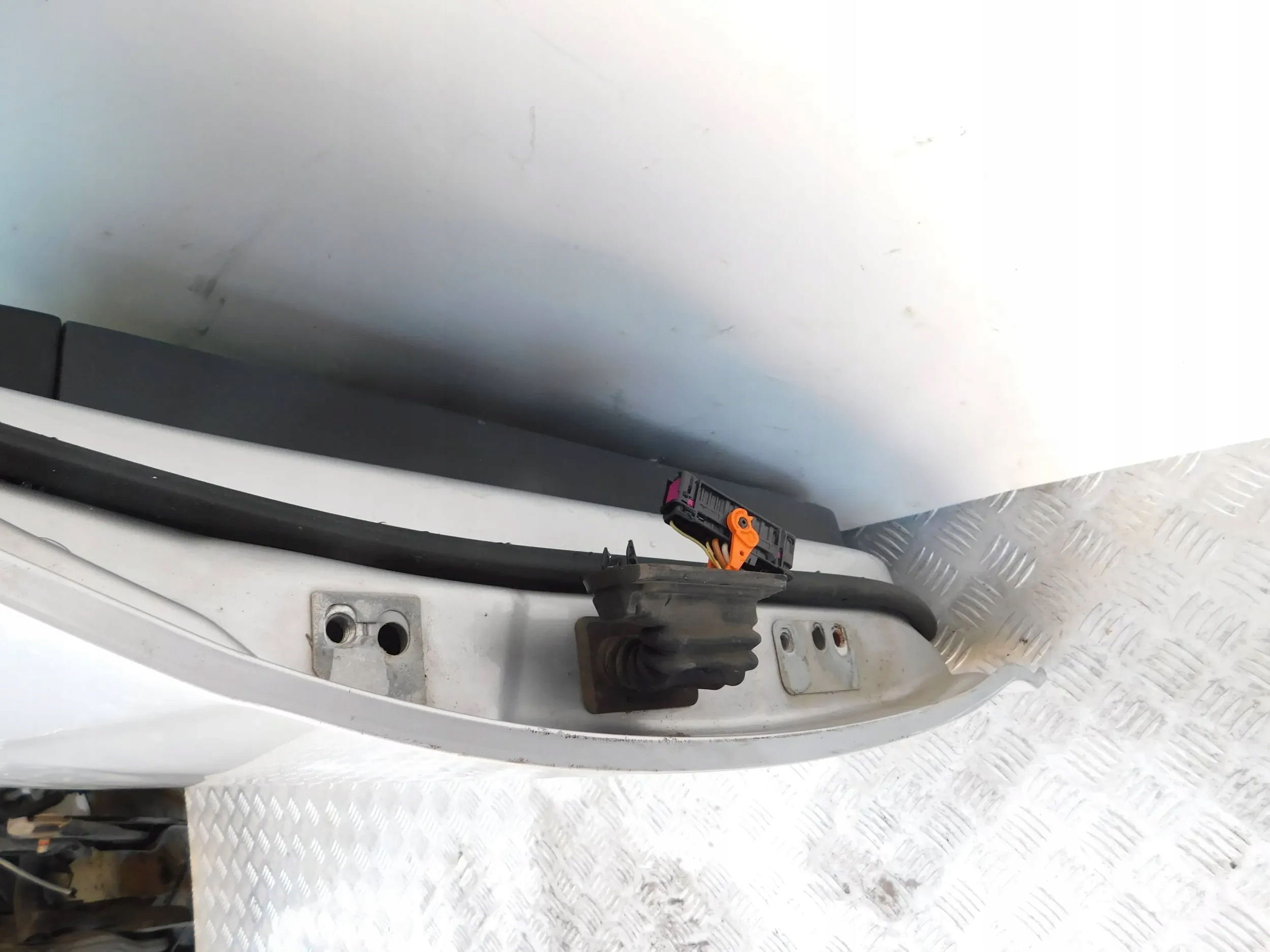PRAVE ZADNE DVERE VW GOLF V 5 KOMBI