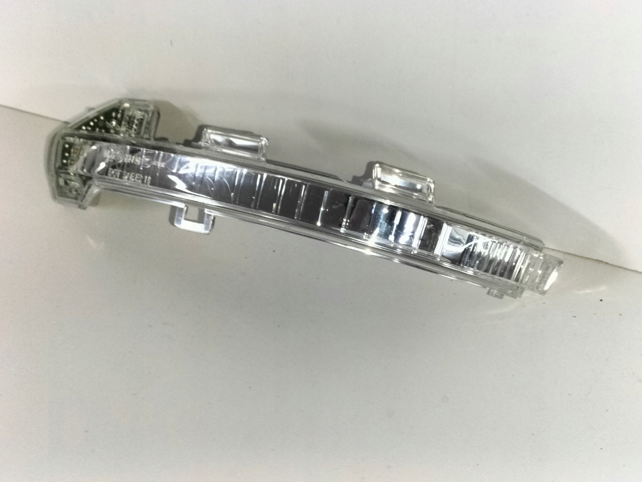 LAVA SMEROVKA V ZRKADLE VW PASSAT B8 14-