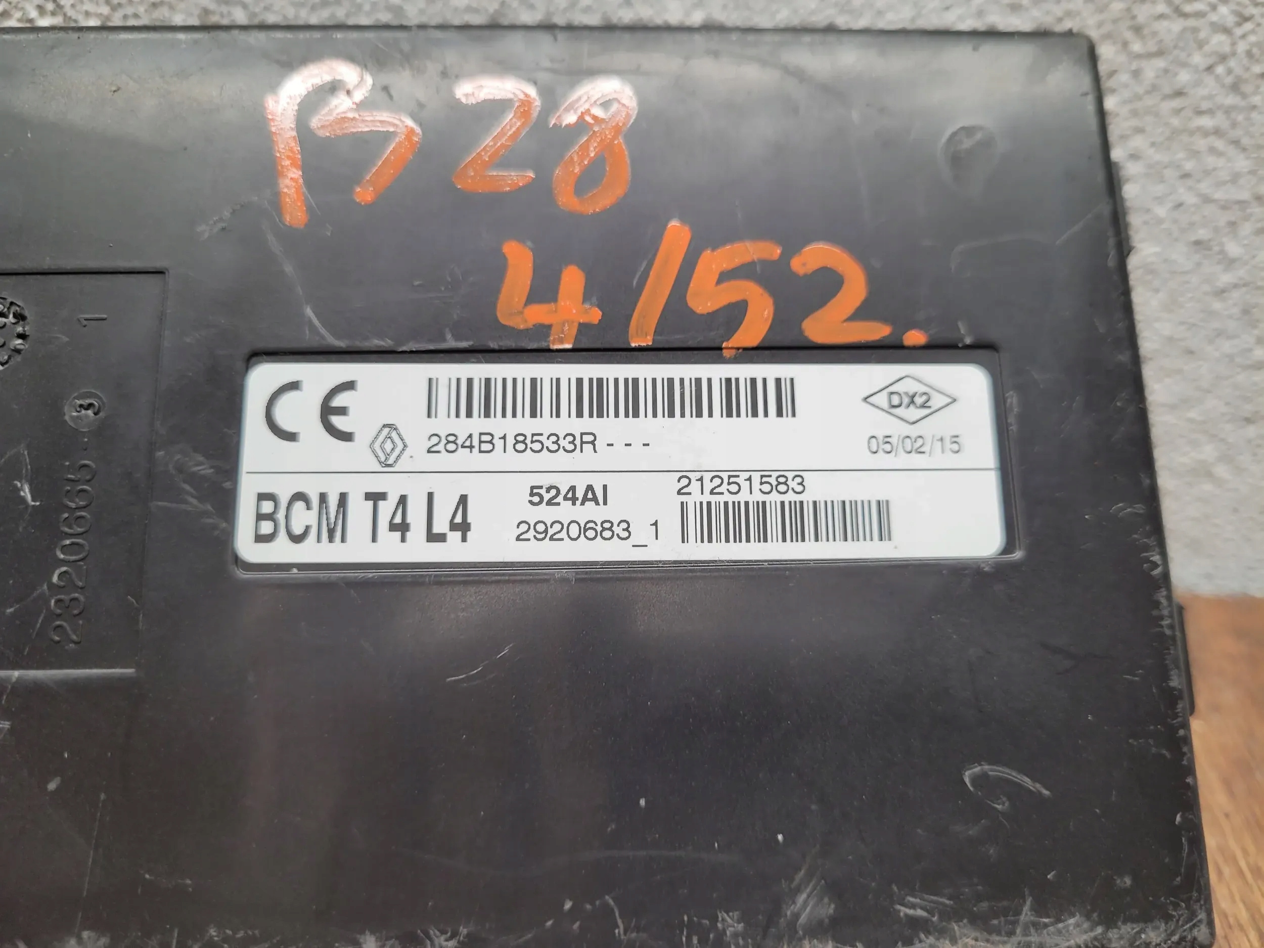Renault Trafic III 3 284B18533R MODUL bcm