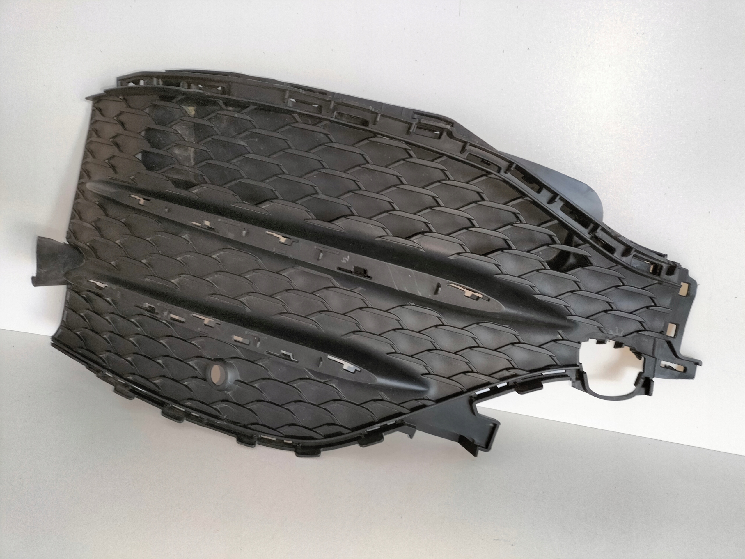 KRYTKA MRIEZKA PREDNEHO NARAZNIKA PRAVA MERCEDES GLE W167 19- AMG