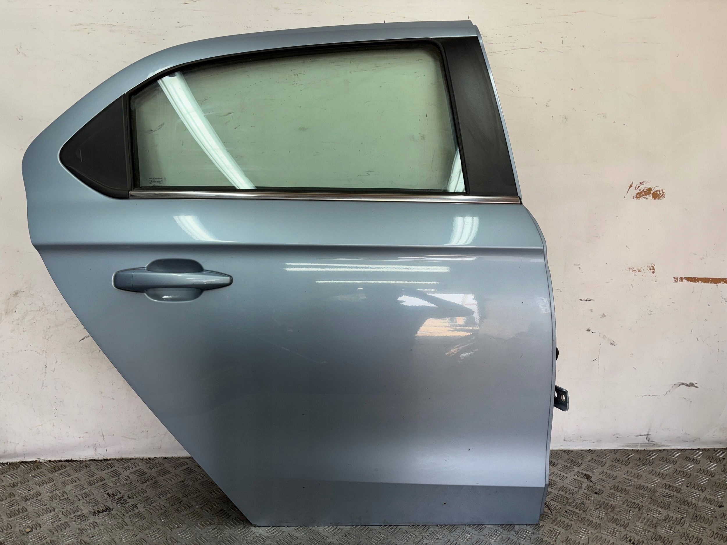 PRAVE ZADNE DVERE CITROEN C-ELYSEE
