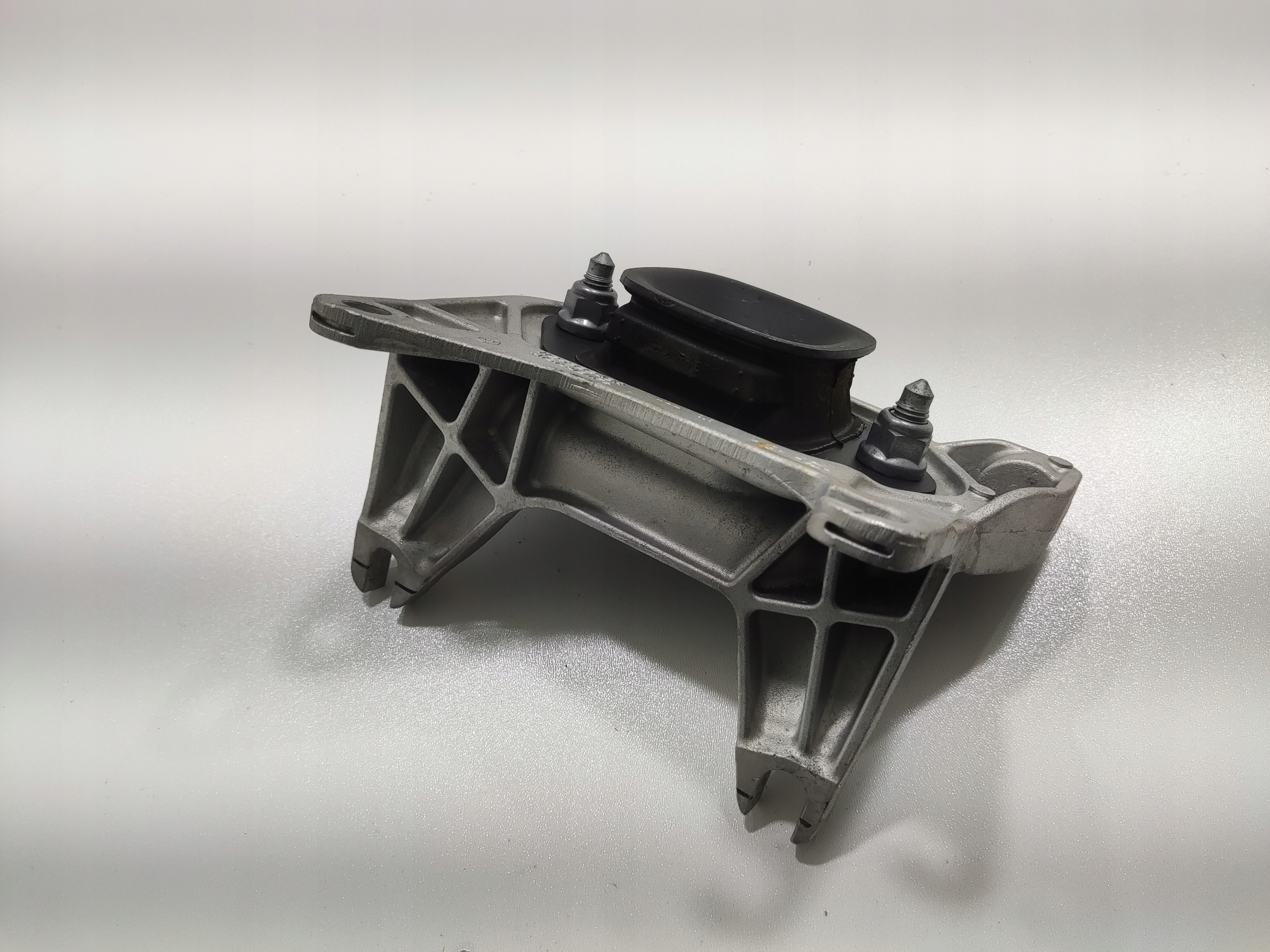 DRZIAK SILENBLOK PREVODOVKY RENAULT AUSTRAL 1.2 E-TECH 2022-2025 112533243R