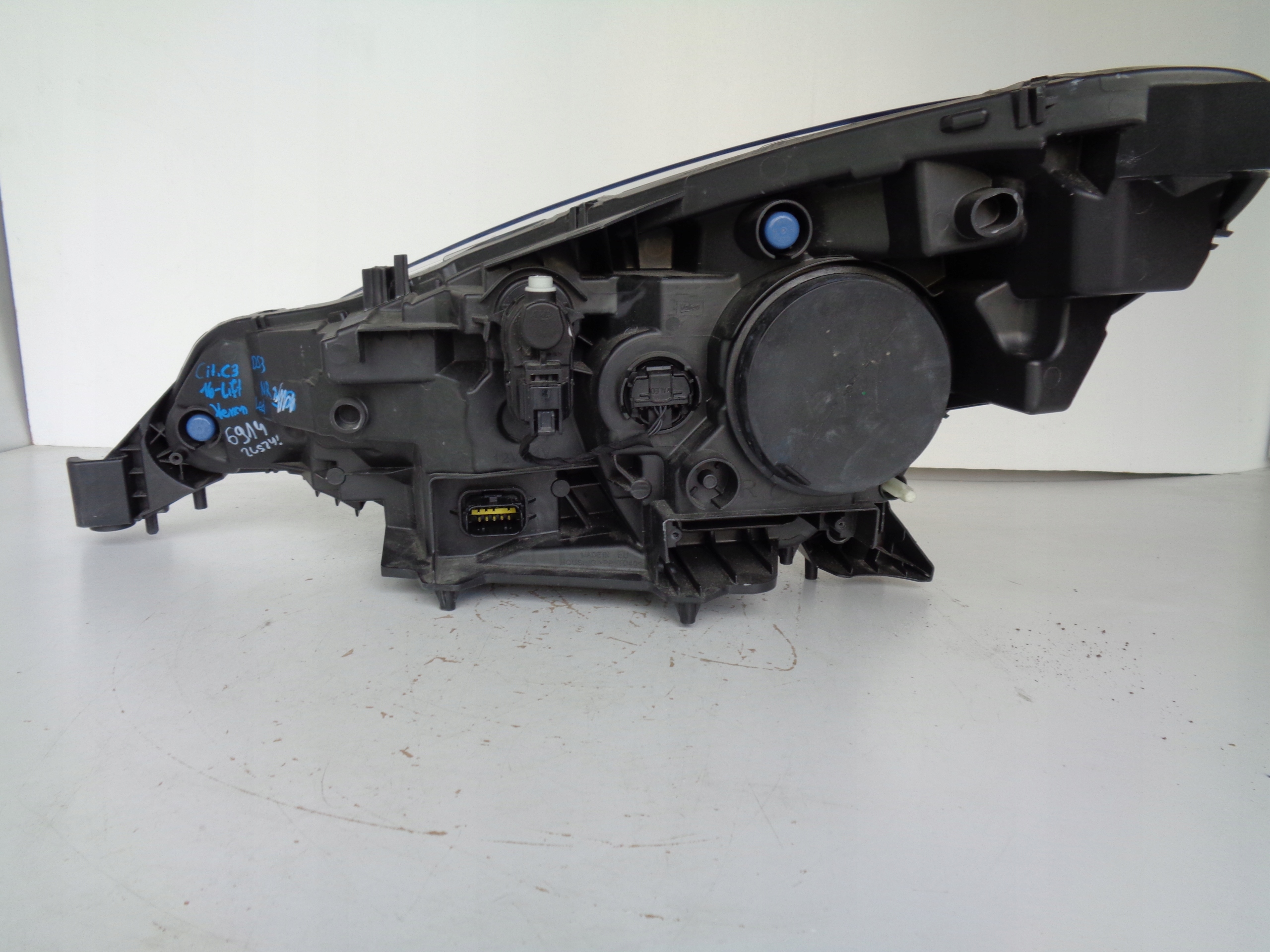 PRAVE PREDNE SVETLO CITROEN DS3 16- LIFT XENON LED