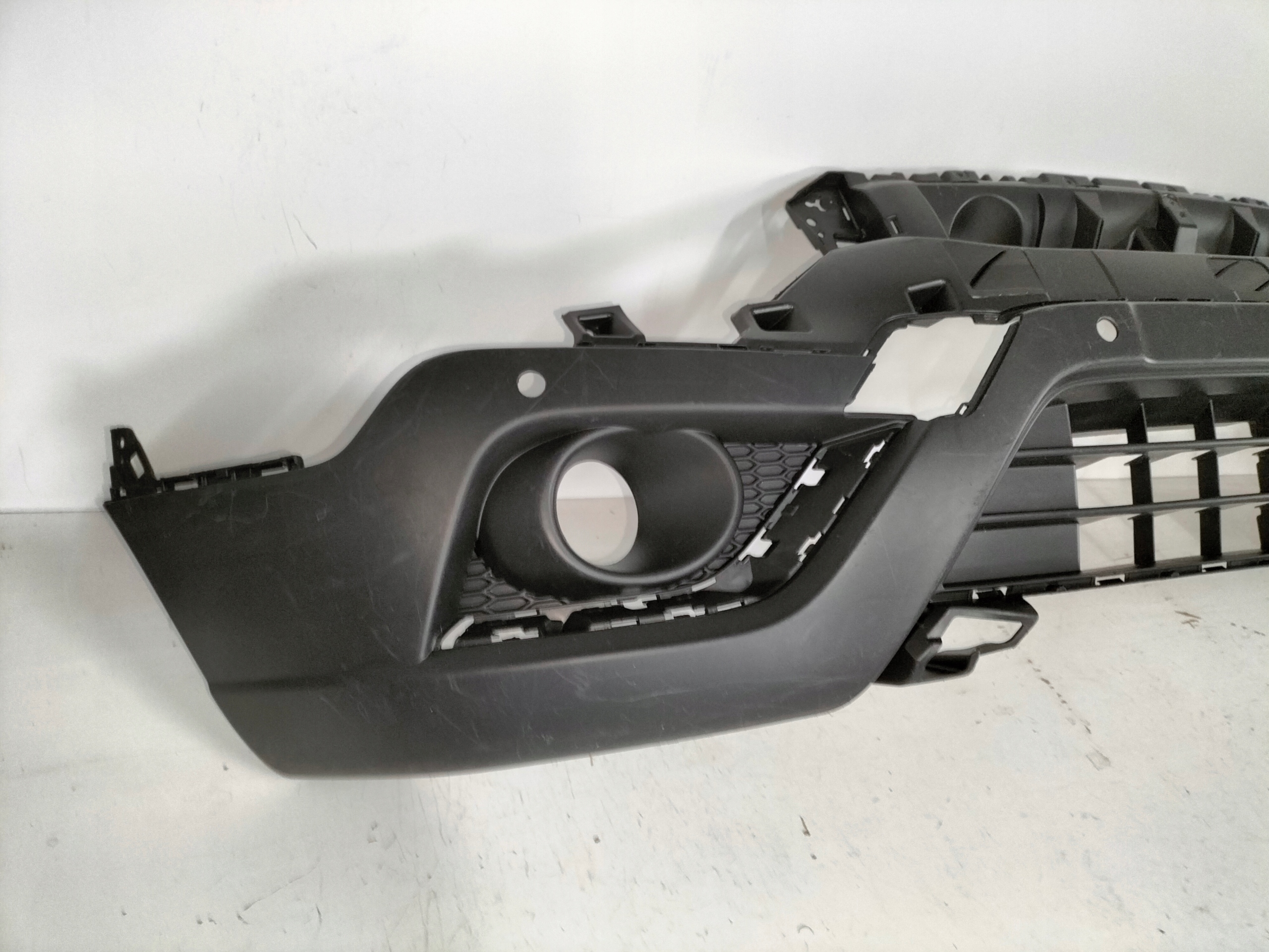 PREDNÝ NÁRAZNÍK SUZUKI SX4 S-CROSS LIFT 16-