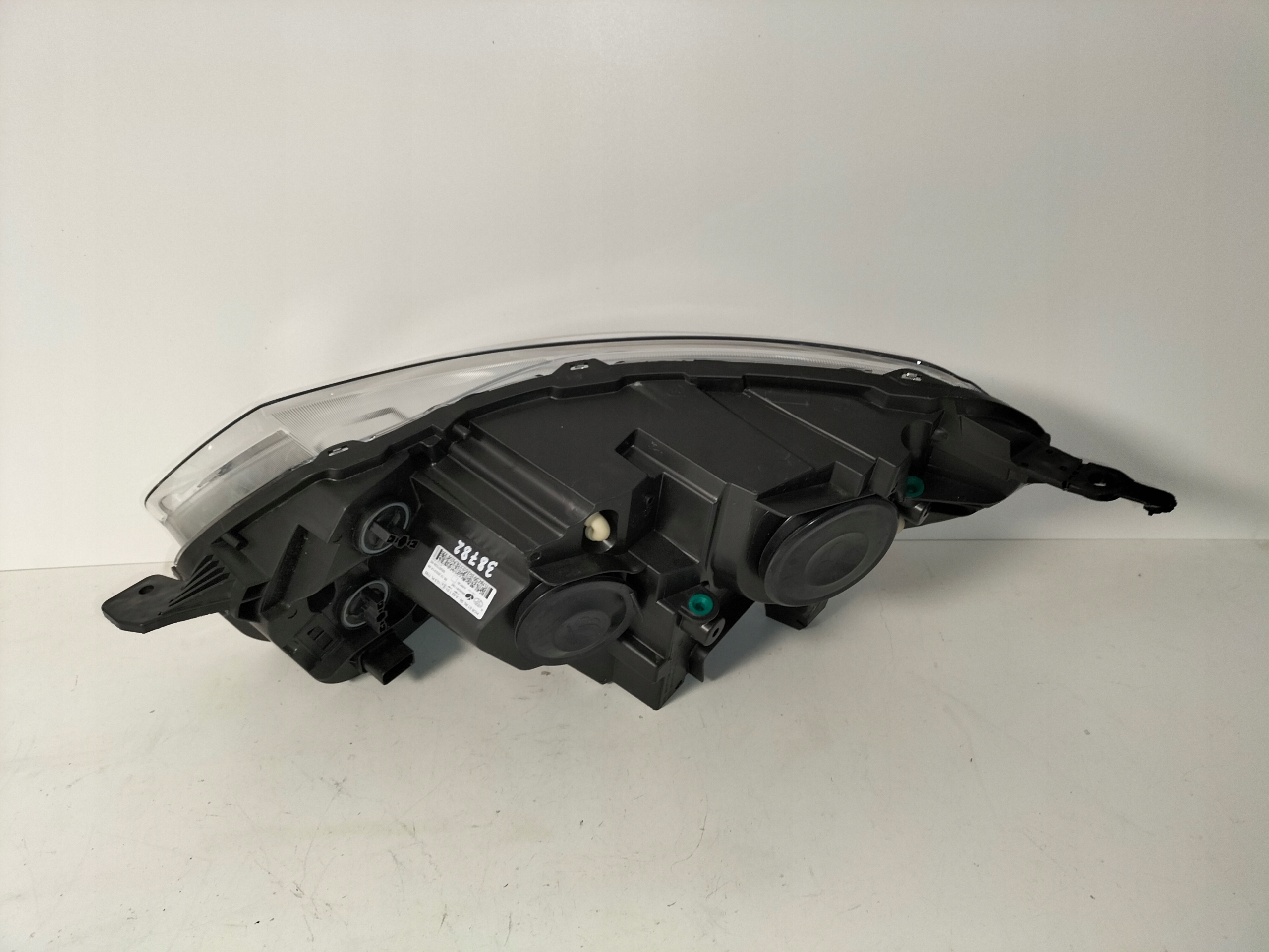 LAVE PREDNE SVETLO TOYOTA PROACE II 16-
