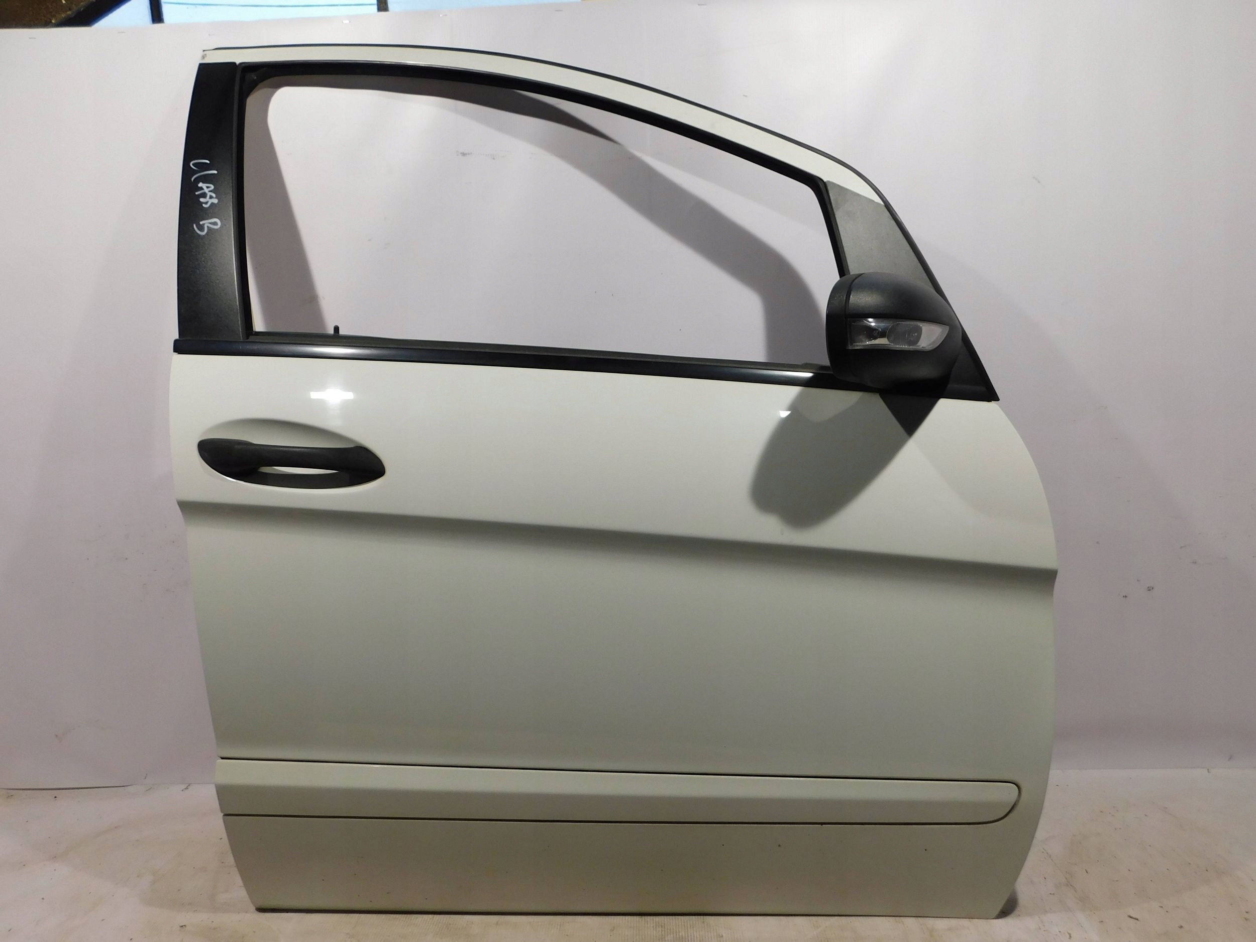 PRAVE PREDNE DVERE MERCEDES B KLASA W245