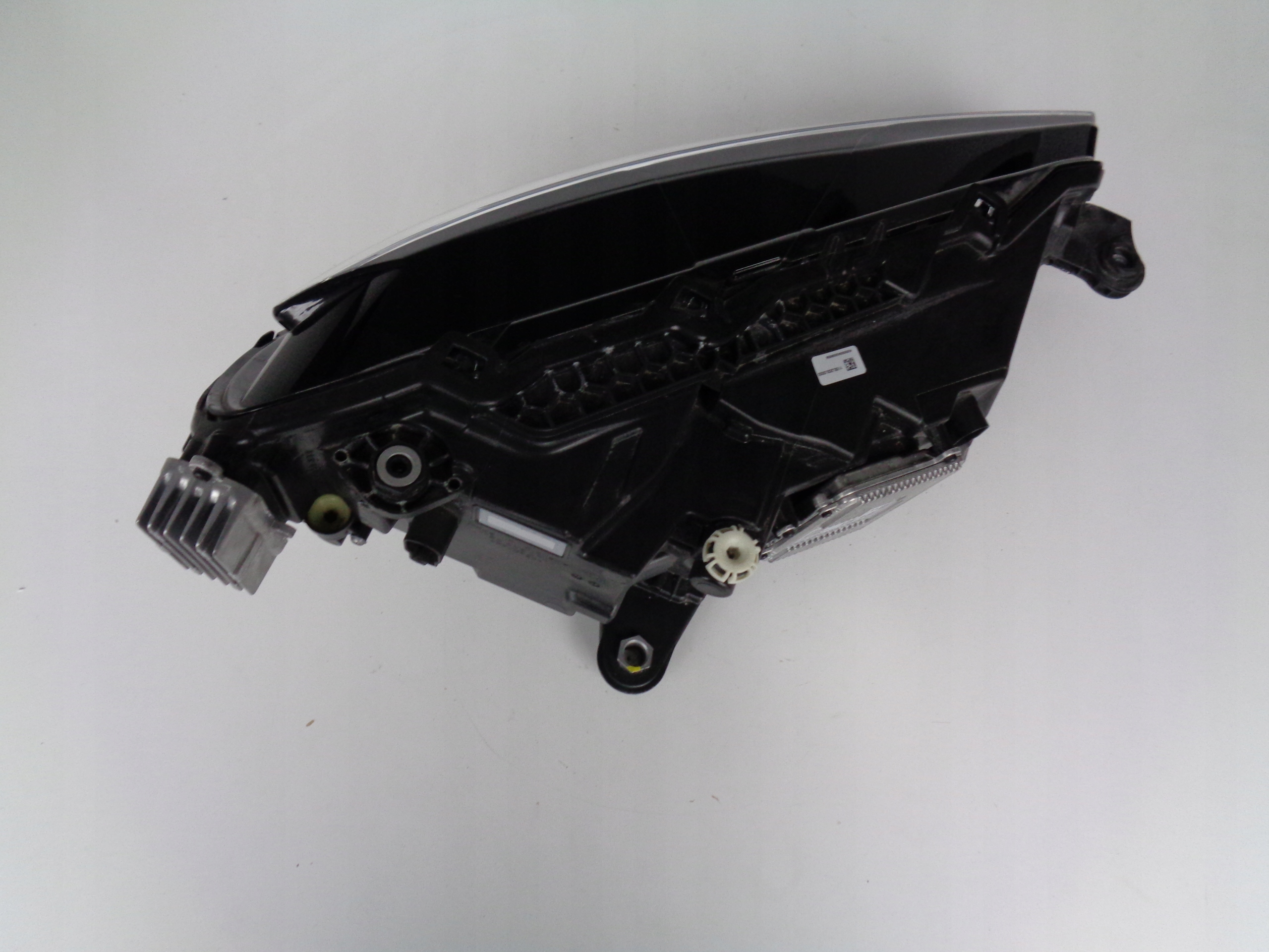 ĽAVÉ SVETLO SKODA SUPERB III 3V 19- LIFT FULL LED