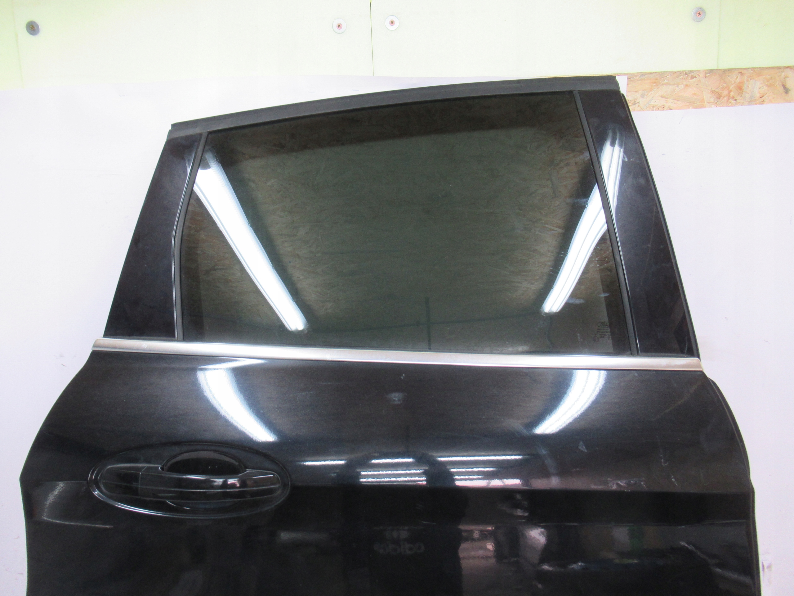 PRAVÉ ZADNÉ DVERE FORD C-MAX II 10-