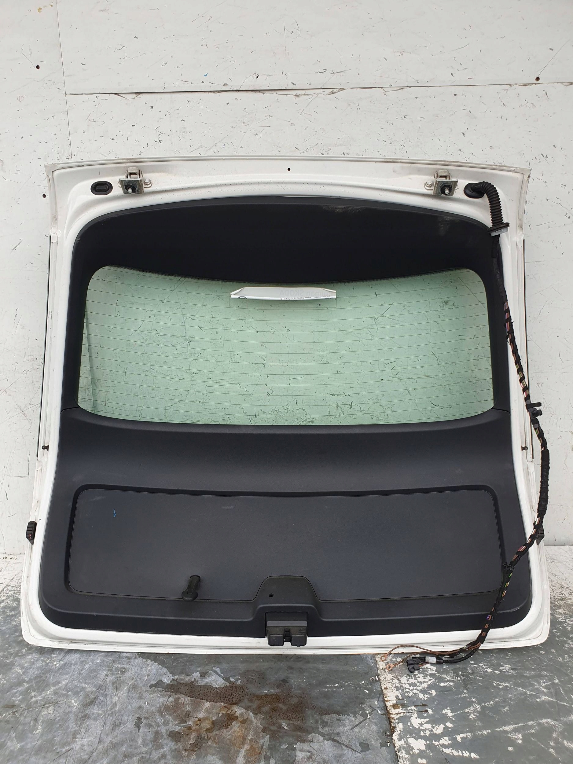 Skoda Octavia III 3 kombi ZADNA KAPOTA