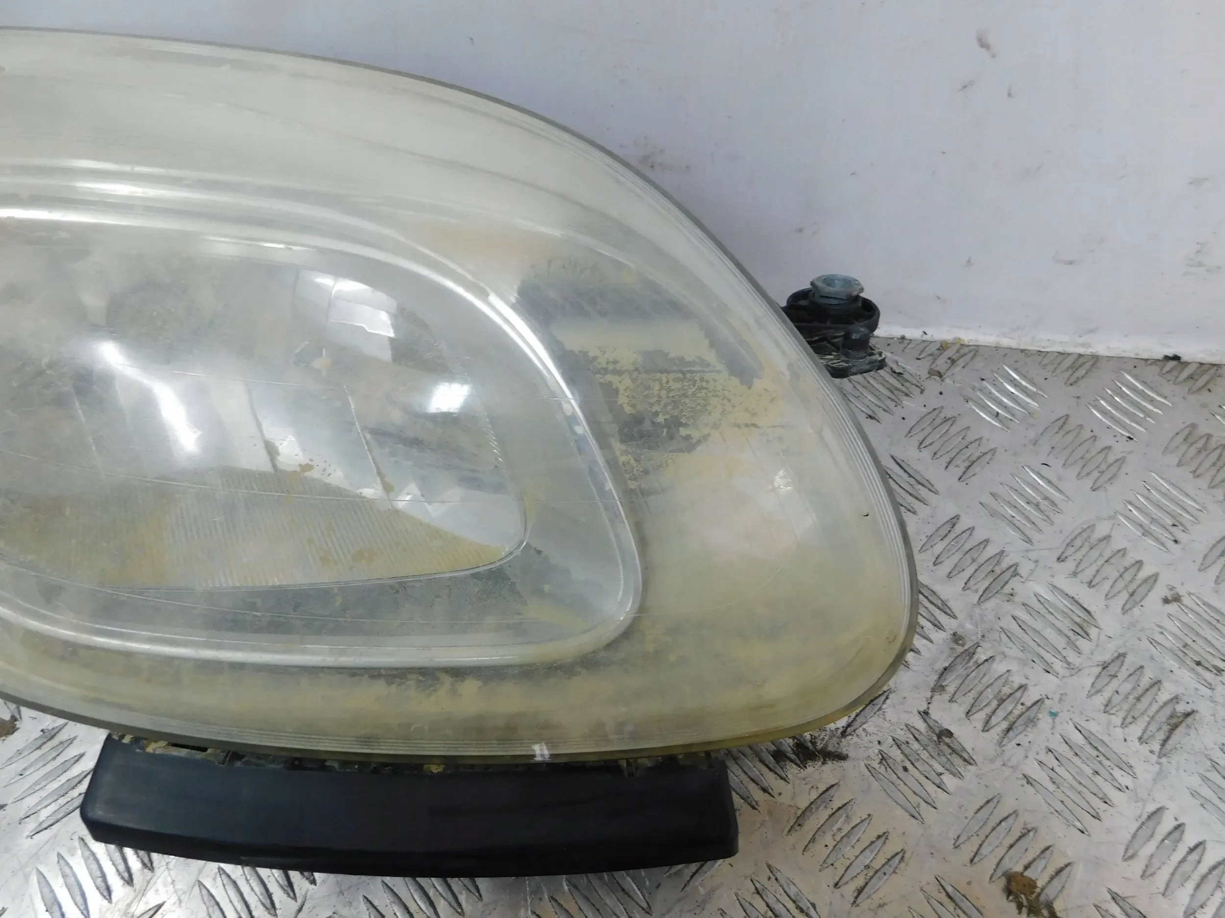 PRAVE PREDNE SVETLO FIAT PANDA III 3 11-