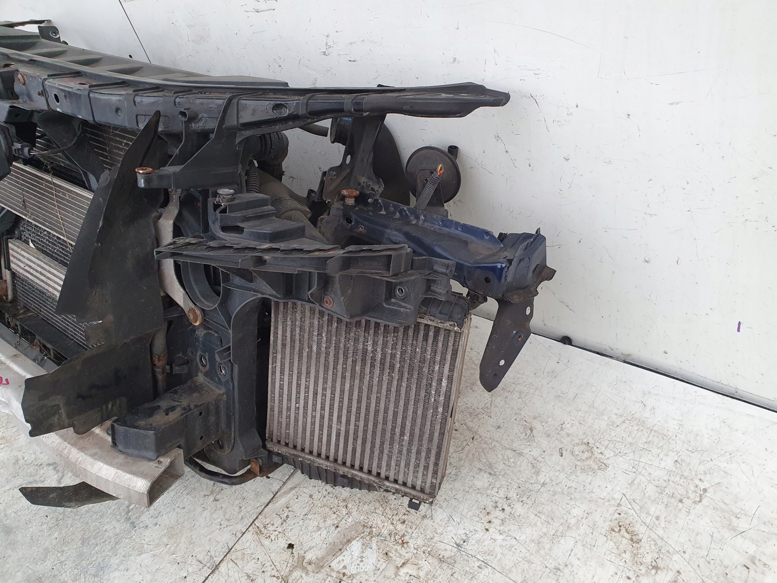 AUDI Q7 4L 3.0 TDI PREDNE CELO