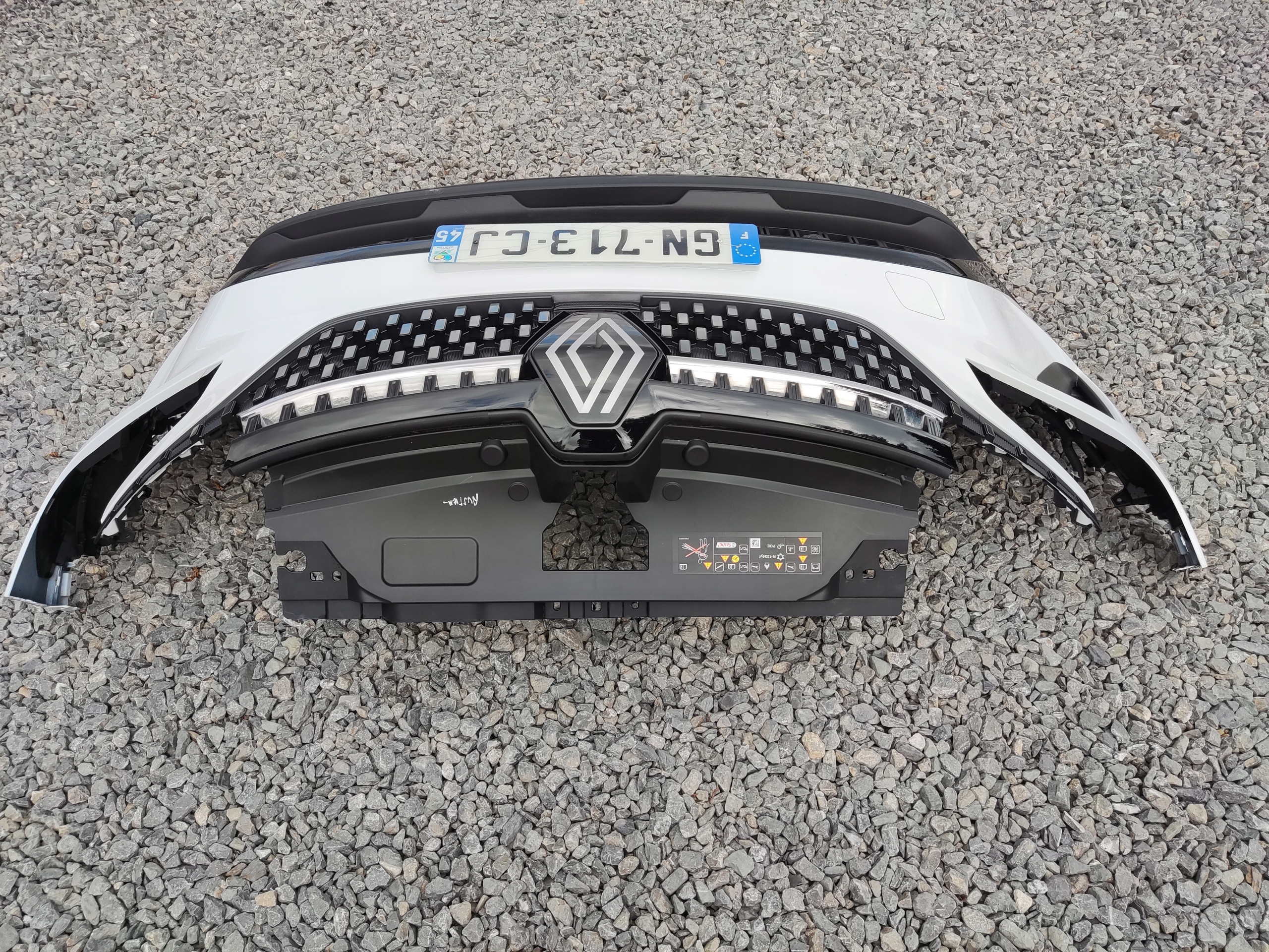 PREDNÝ NÁRAZNÍK KOMPLETNY PDC SENZORY RENAULT AUSTRAL 2022-2025