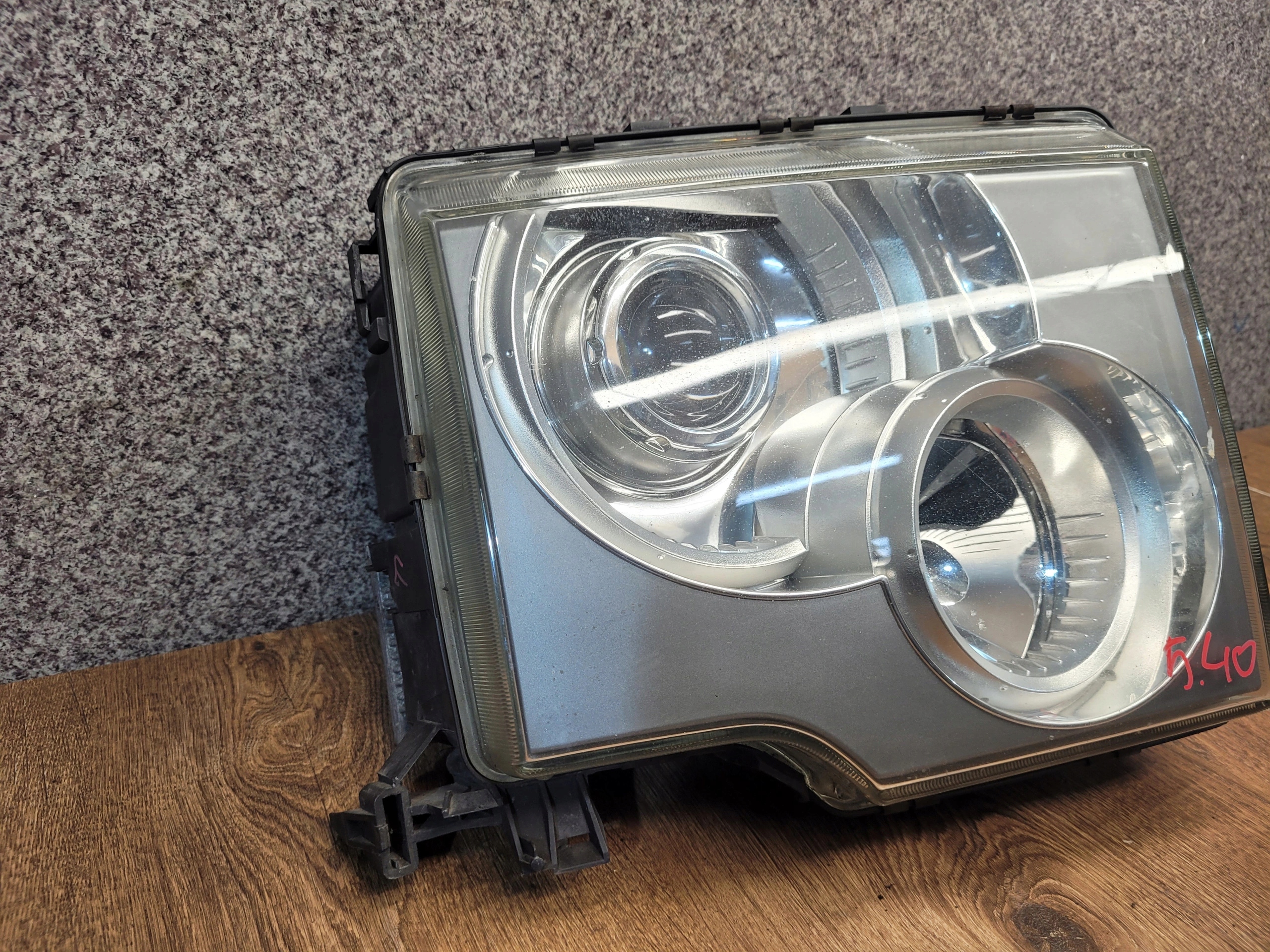 RANGE ROVER L322 VOGUE XENON PRAVÉ PREDNÉ SVETLO