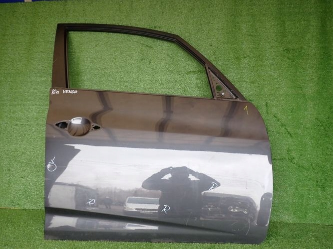 KIA VENGA HYUNDAI IX20 PRAVE PREDNE DVERE