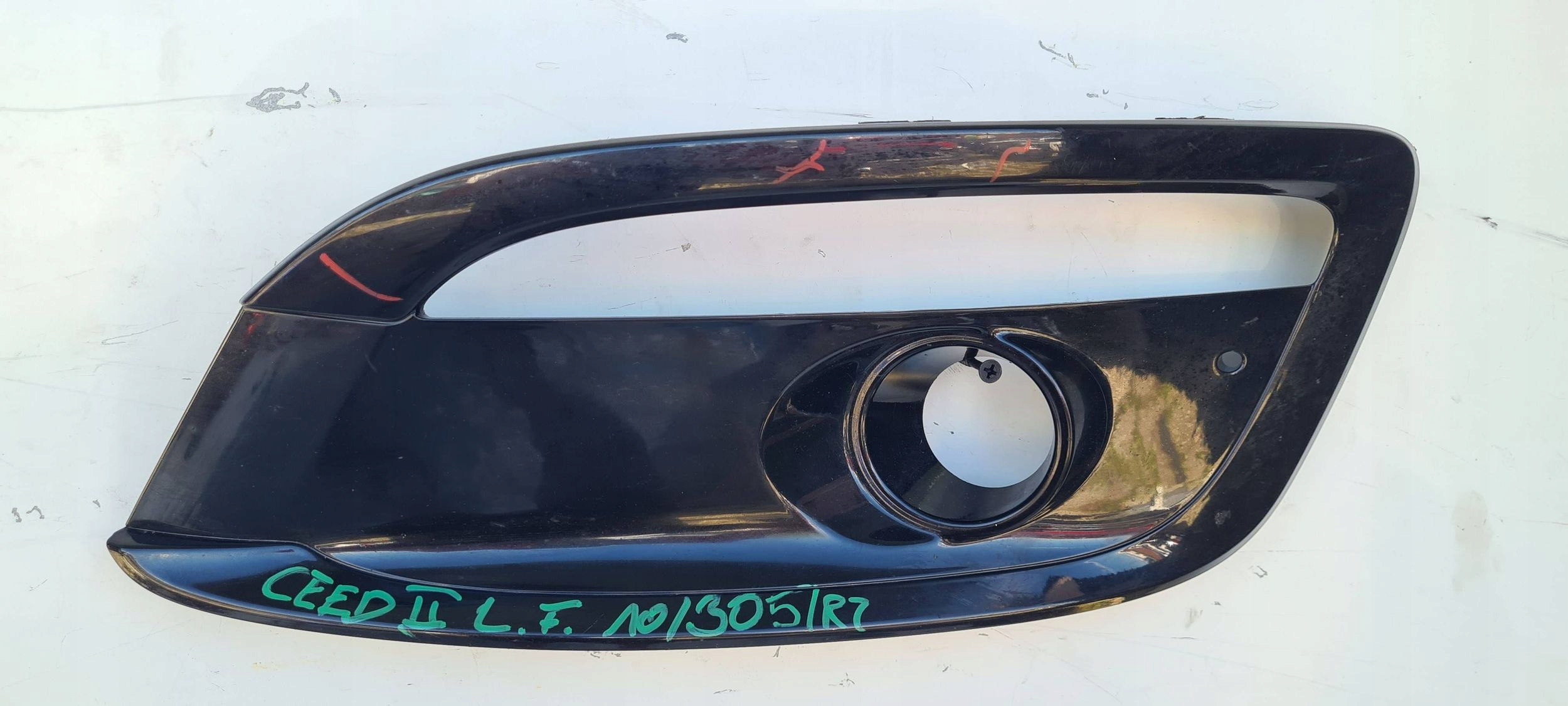 KIA Ceed II 2 lift 86563-A2610 LAVA HMLOVKA