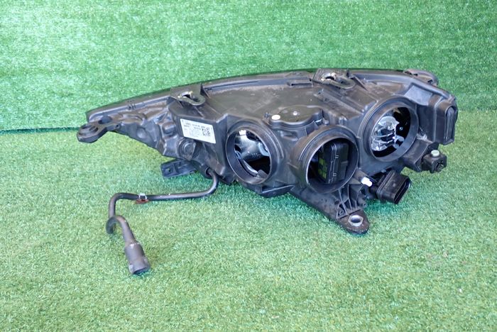 AUDI A1 82A 19- PRAVE PREDNE SVETLO