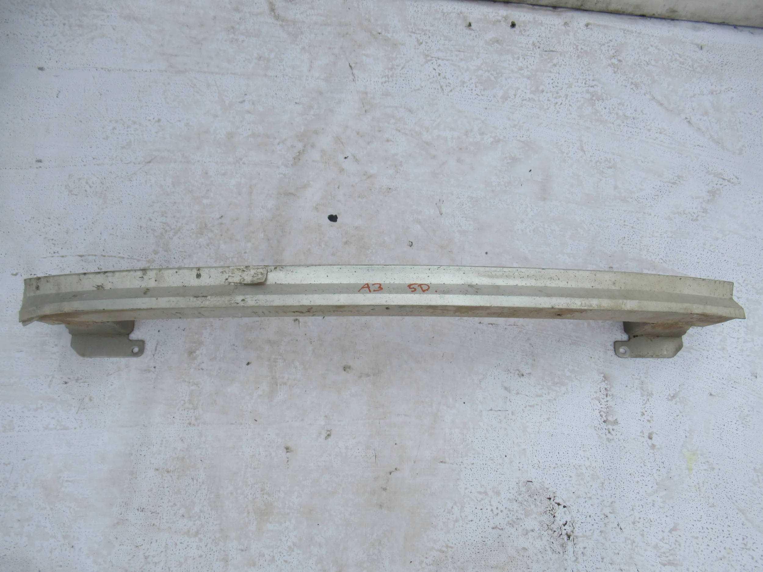 VÝSTUHA ZADNÉHO NÁRAZNÍKA AUDI A3 8P