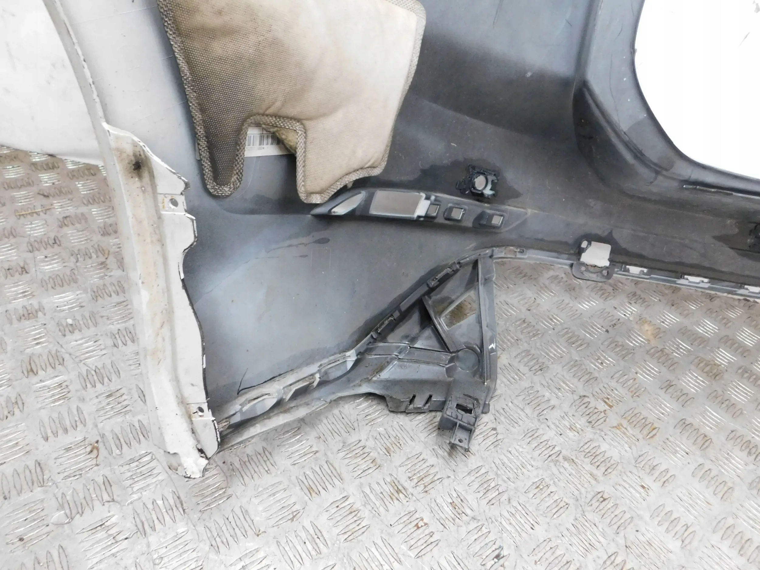 ZADNÝ NÁRAZNÍK VW TOURAN III 15-