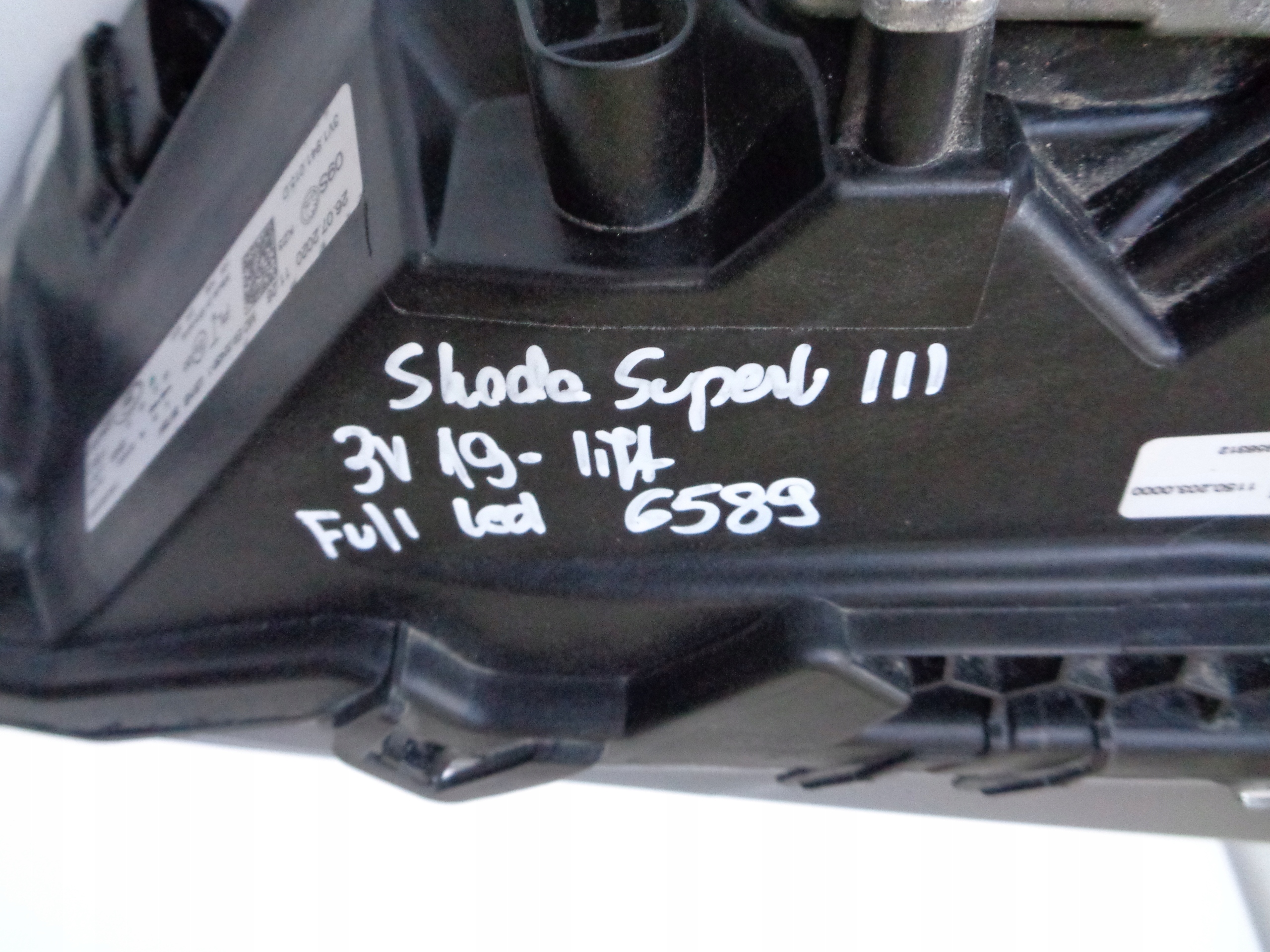ĽAVÉ SVETLO SKODA SUPERB III 3V 19- LIFT FULL LED