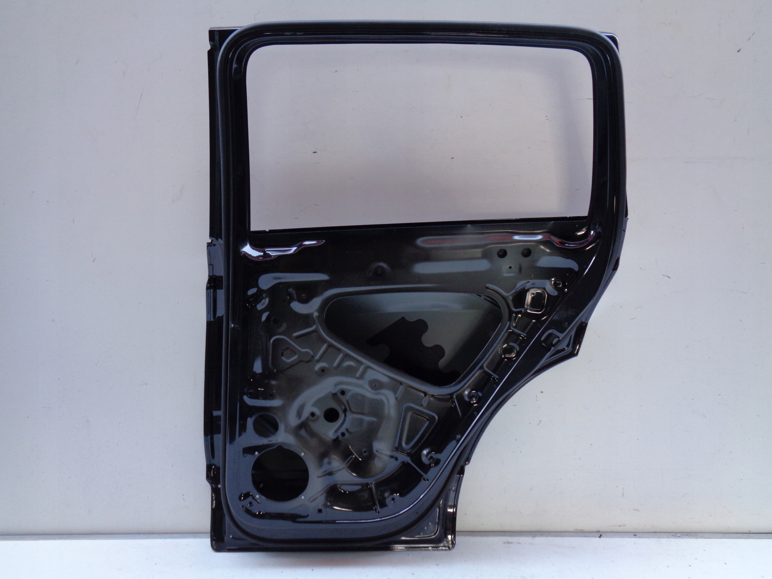 PRAVE ZADNE DVERE VW TIGUAN 5NA 16- NR 39664