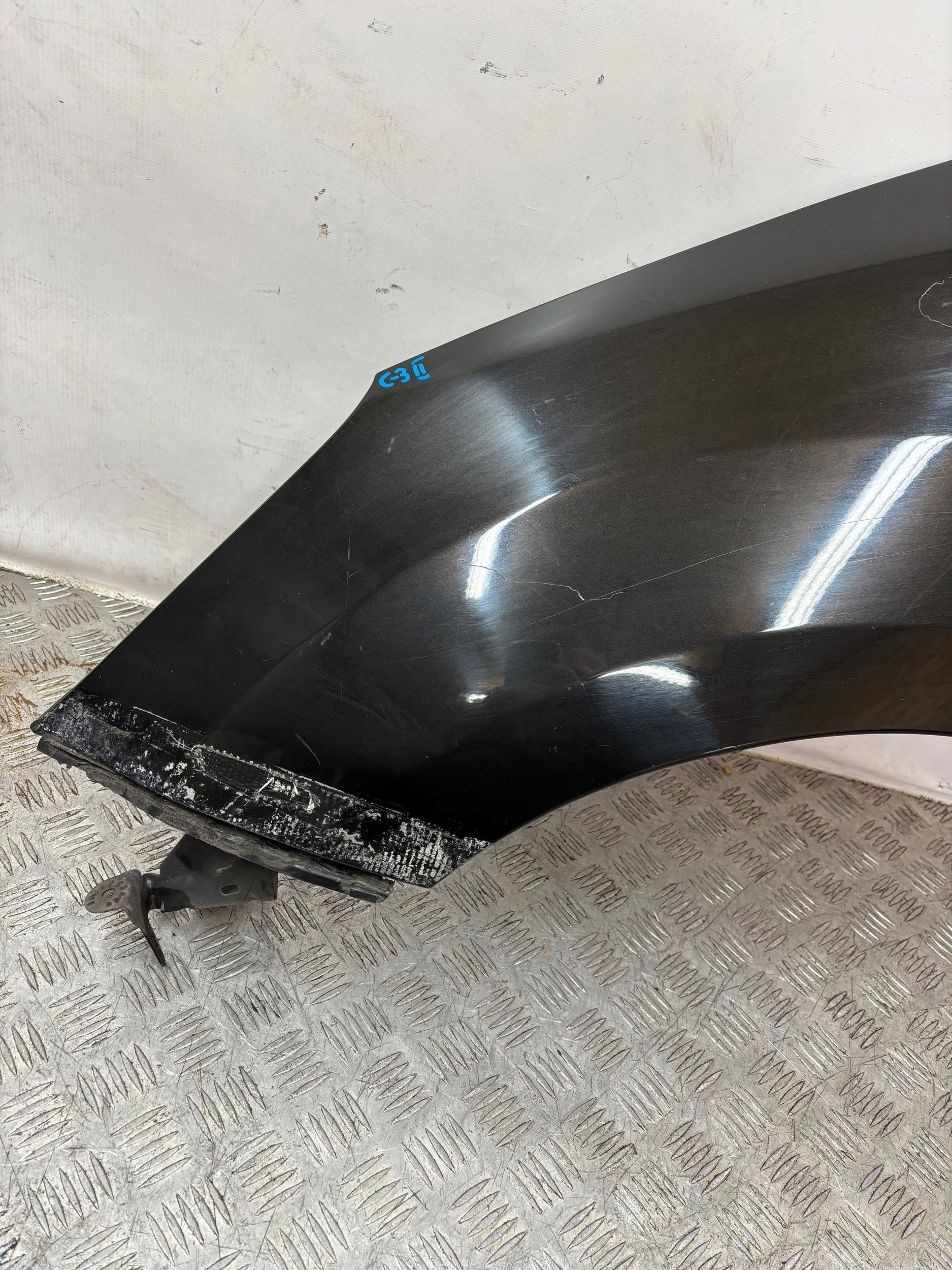 BLATNIK PREDNÝ LAVY CITROEN C3 II DS3 09-