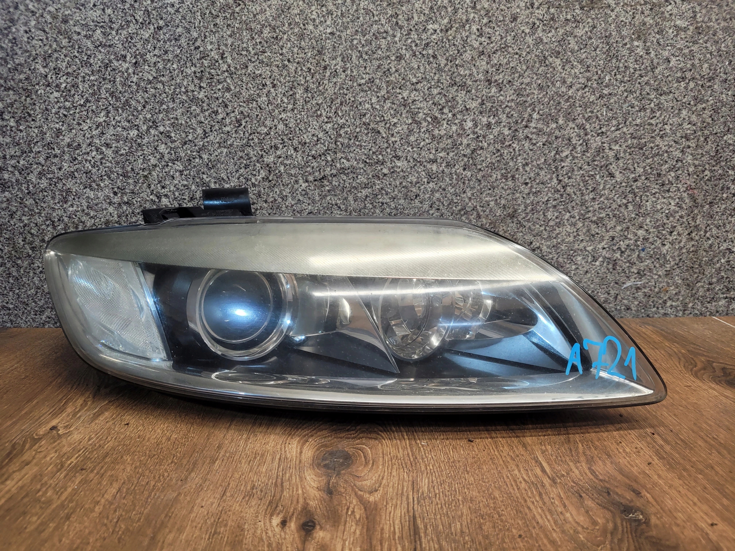 AUDI Q7 4L XENON PRAVÉ PREDNÉ SVETLO GB VERZIA 4L0941004E