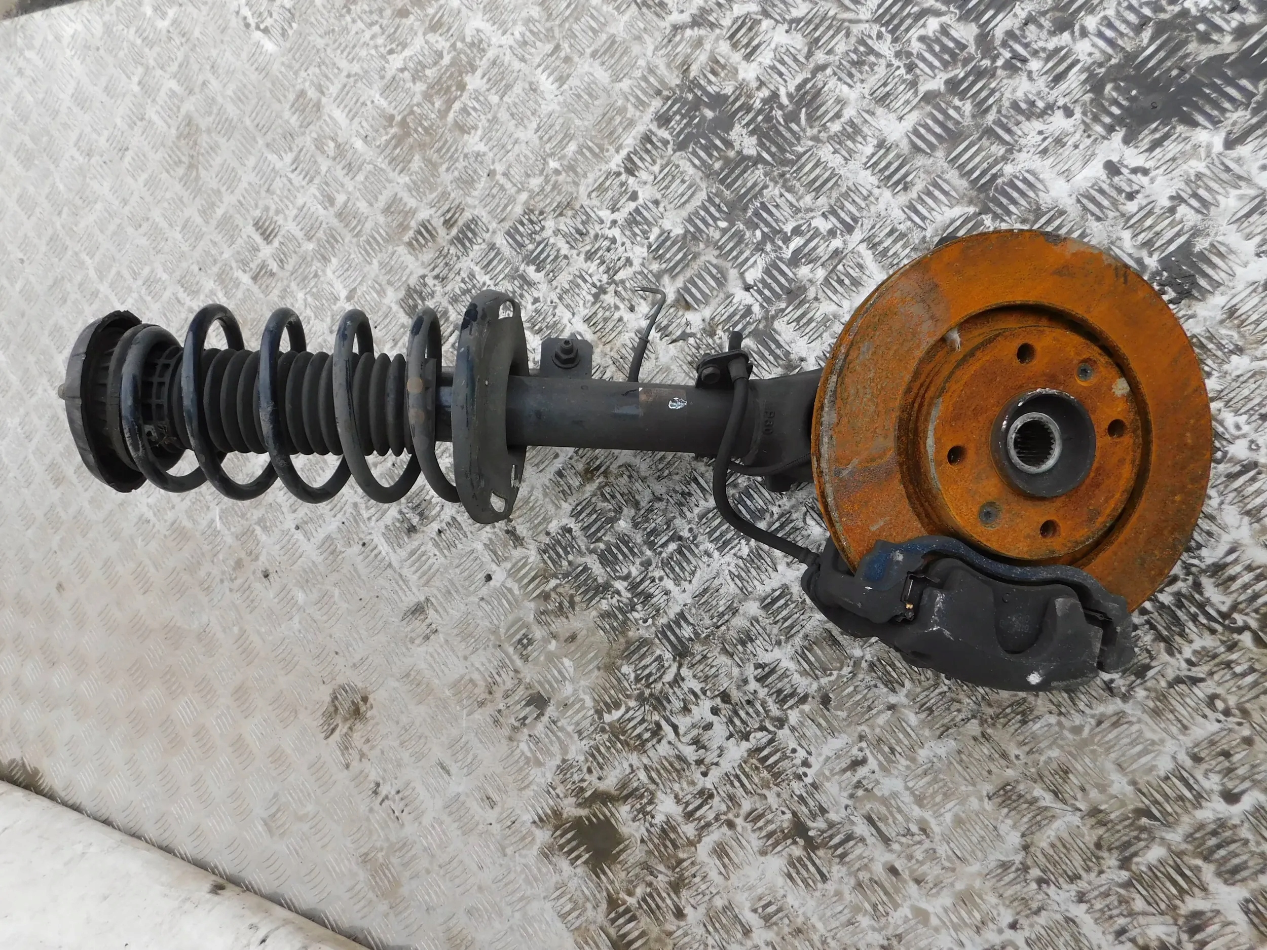 ĽAVÝ OTOČ MCPHERSON CITROEN C3 PICASSO 1.4 16V