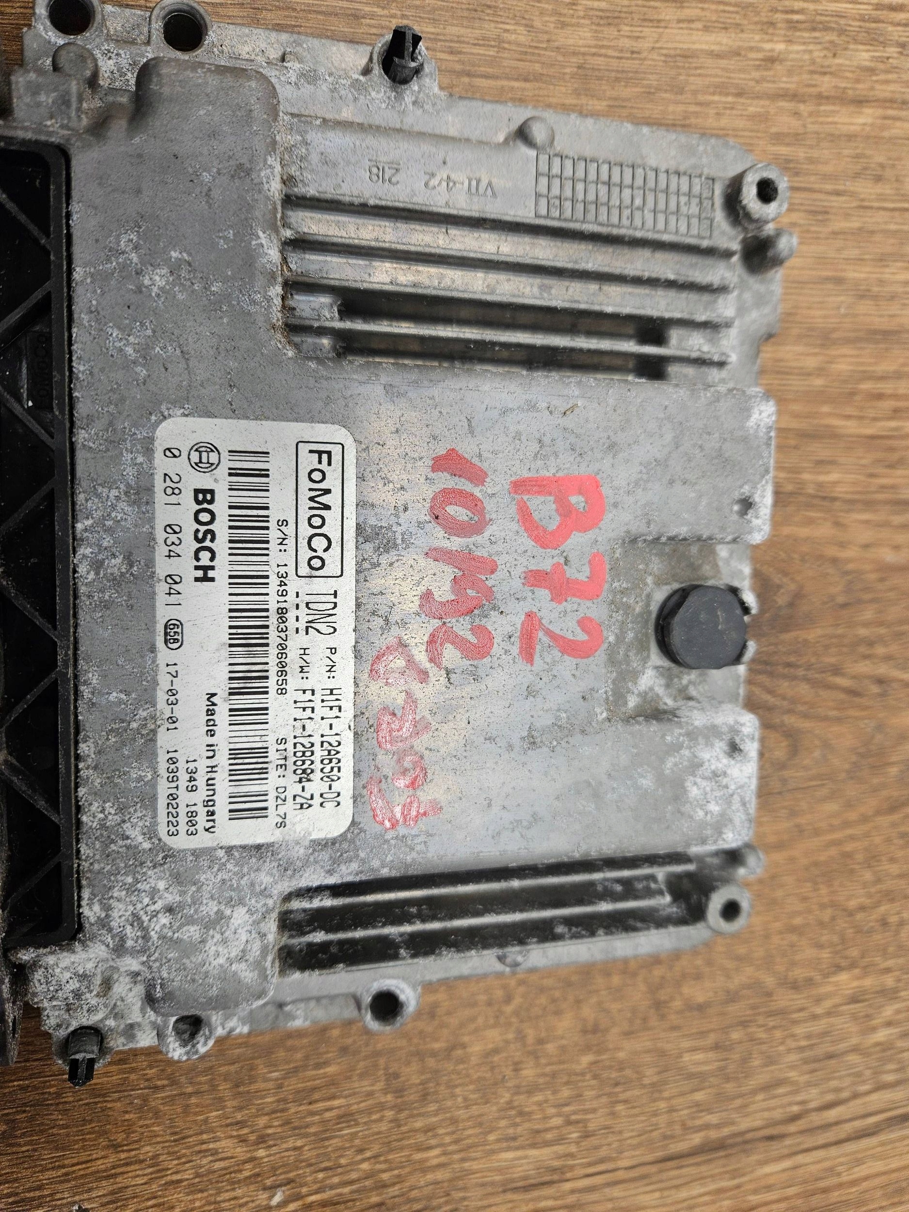 Ford Focus mk3 lift 1.5 tdci 0281034041 RIADIACA JEDNOTKA MOTORA