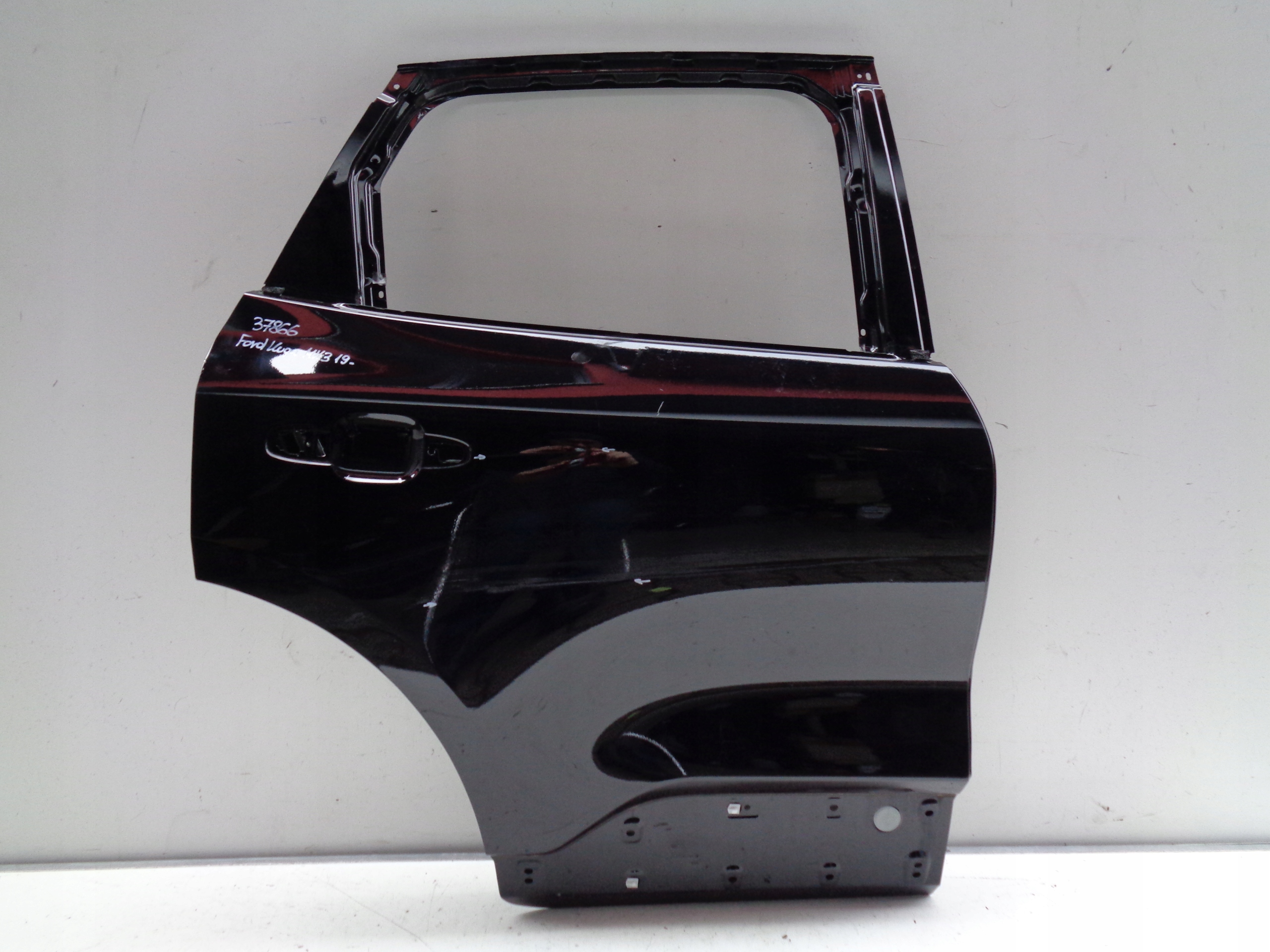PRAVE ZADNE DVERE FORD KUGA MK3 19- NR 37866