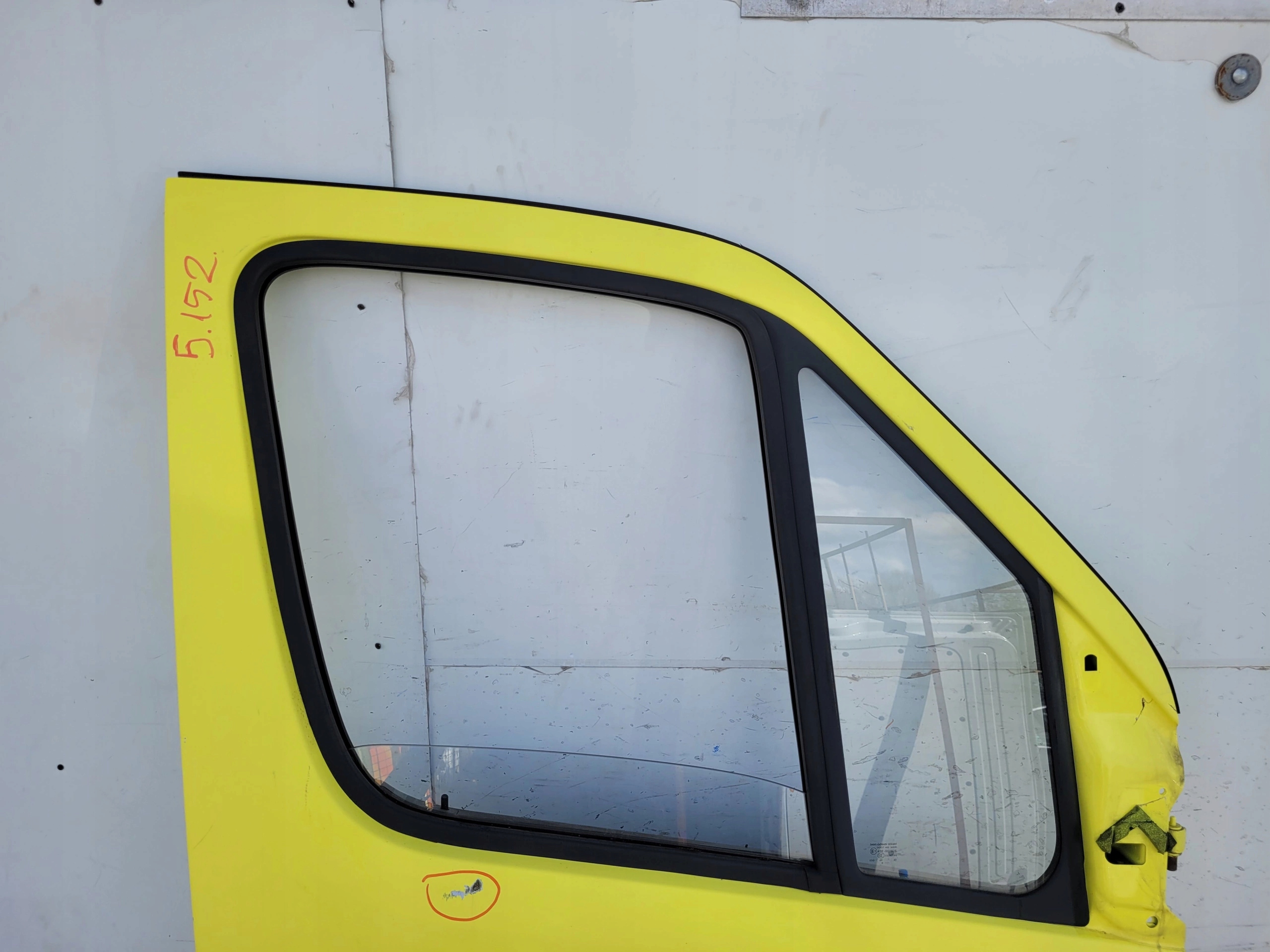 MERCEDES SPRINTER 906 CRAFTER DVERE PREDNÉ PRAVÉ